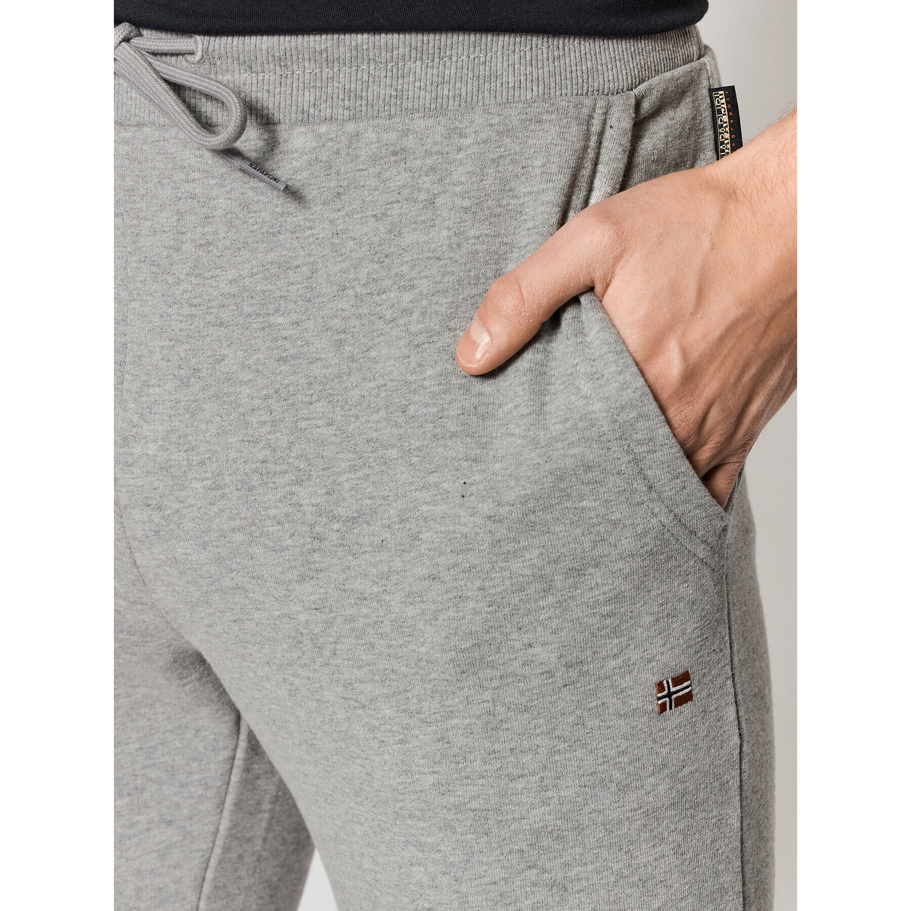 Napapijri Pantaloni trening Malis NP0A4GBK Gri Regular Fit - Pled.ro