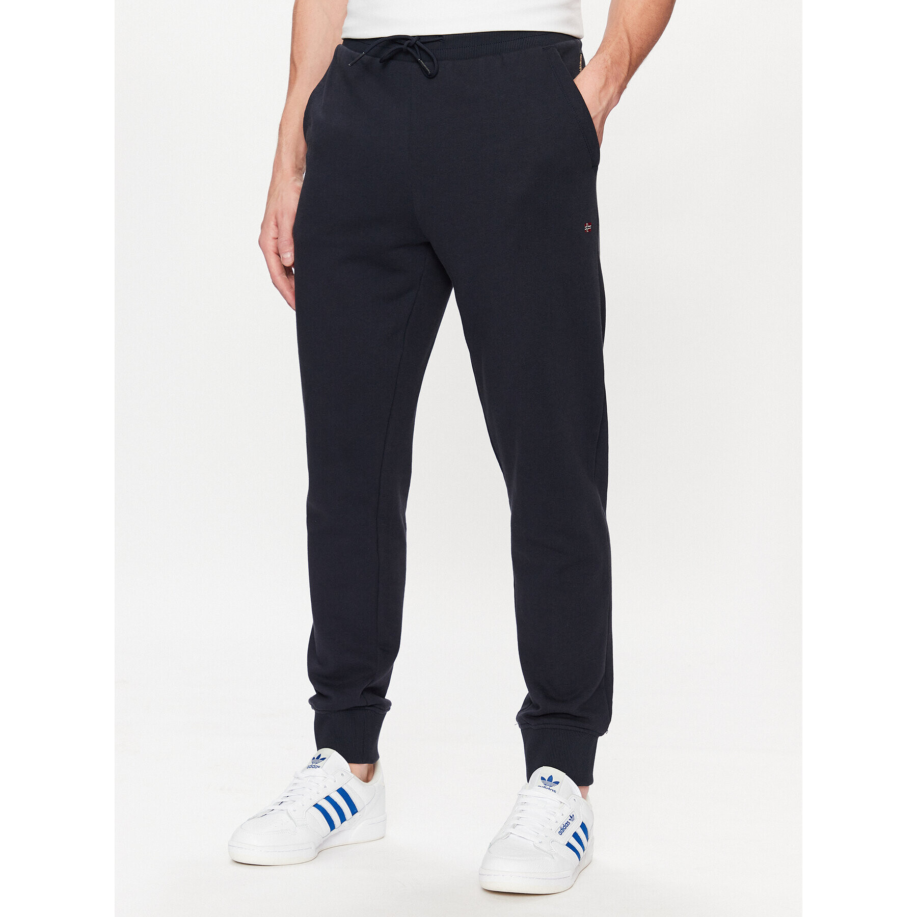 Napapijri Pantaloni trening Malis Sum NP0A4H8C Bleumarin Regular Fit - Pled.ro