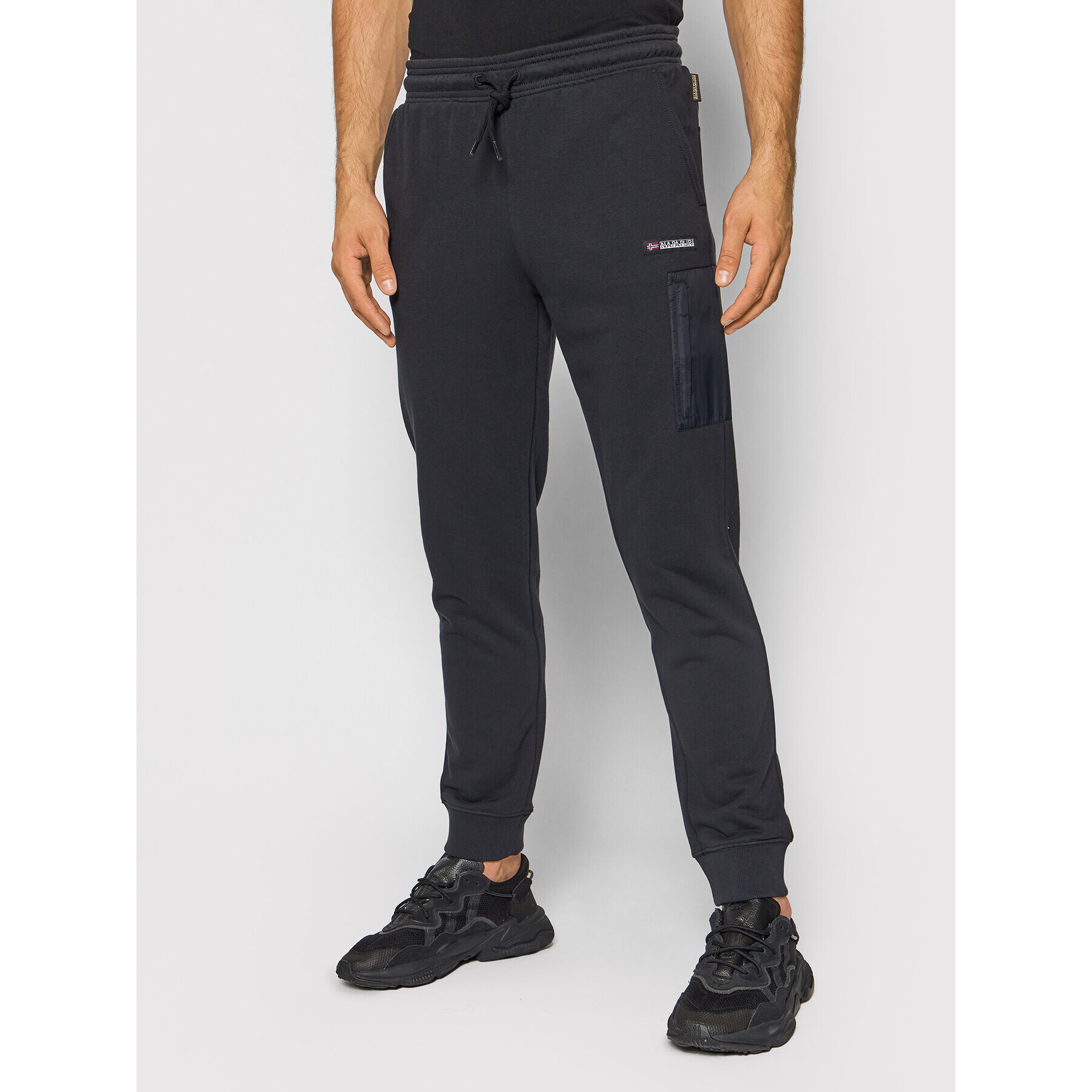 Napapijri Pantaloni trening Mamix NP0A4FR1 Negru Regular Fit - Pled.ro