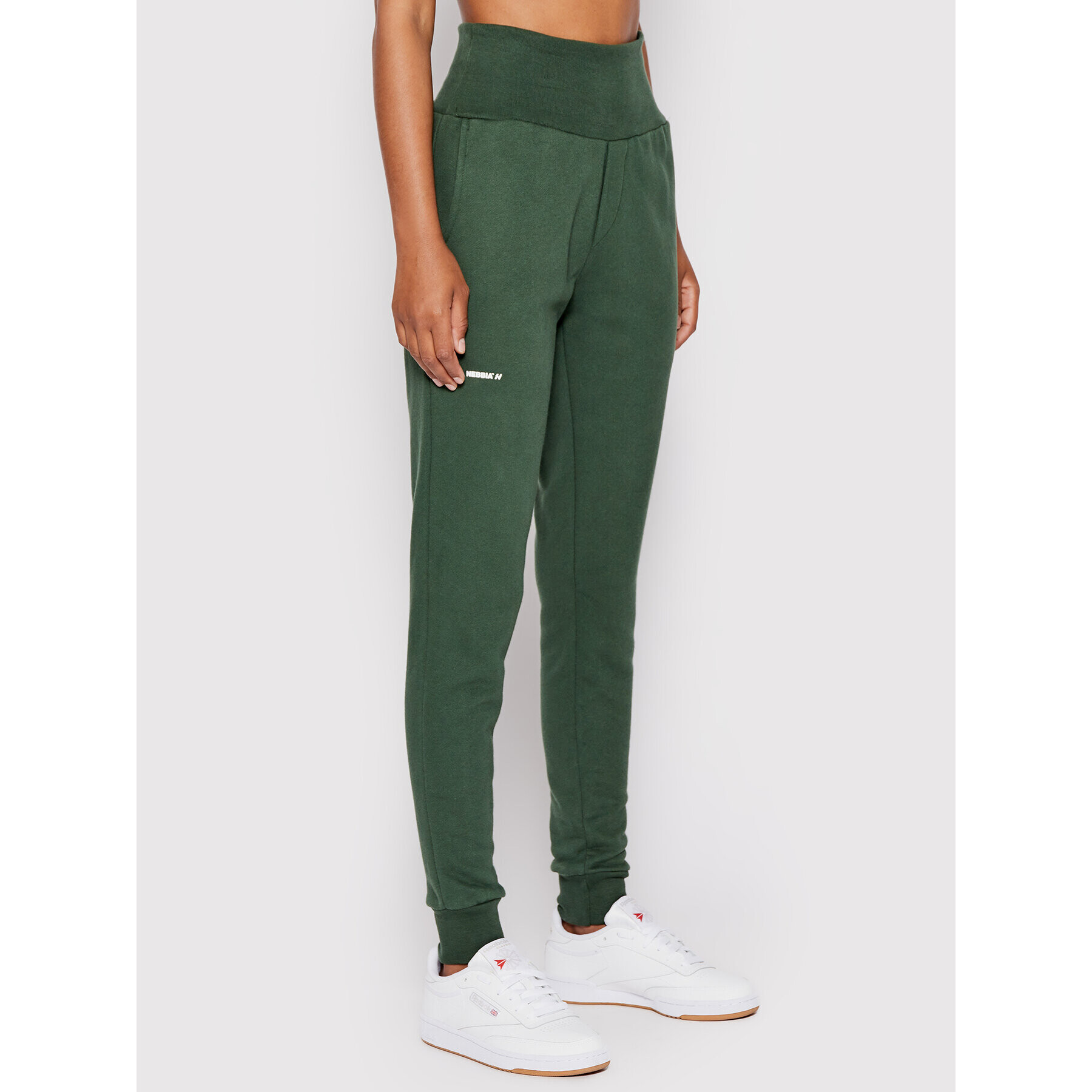 NEBBIA Pantaloni trening Feeling Good 409 Verde Loose Fit - Pled.ro