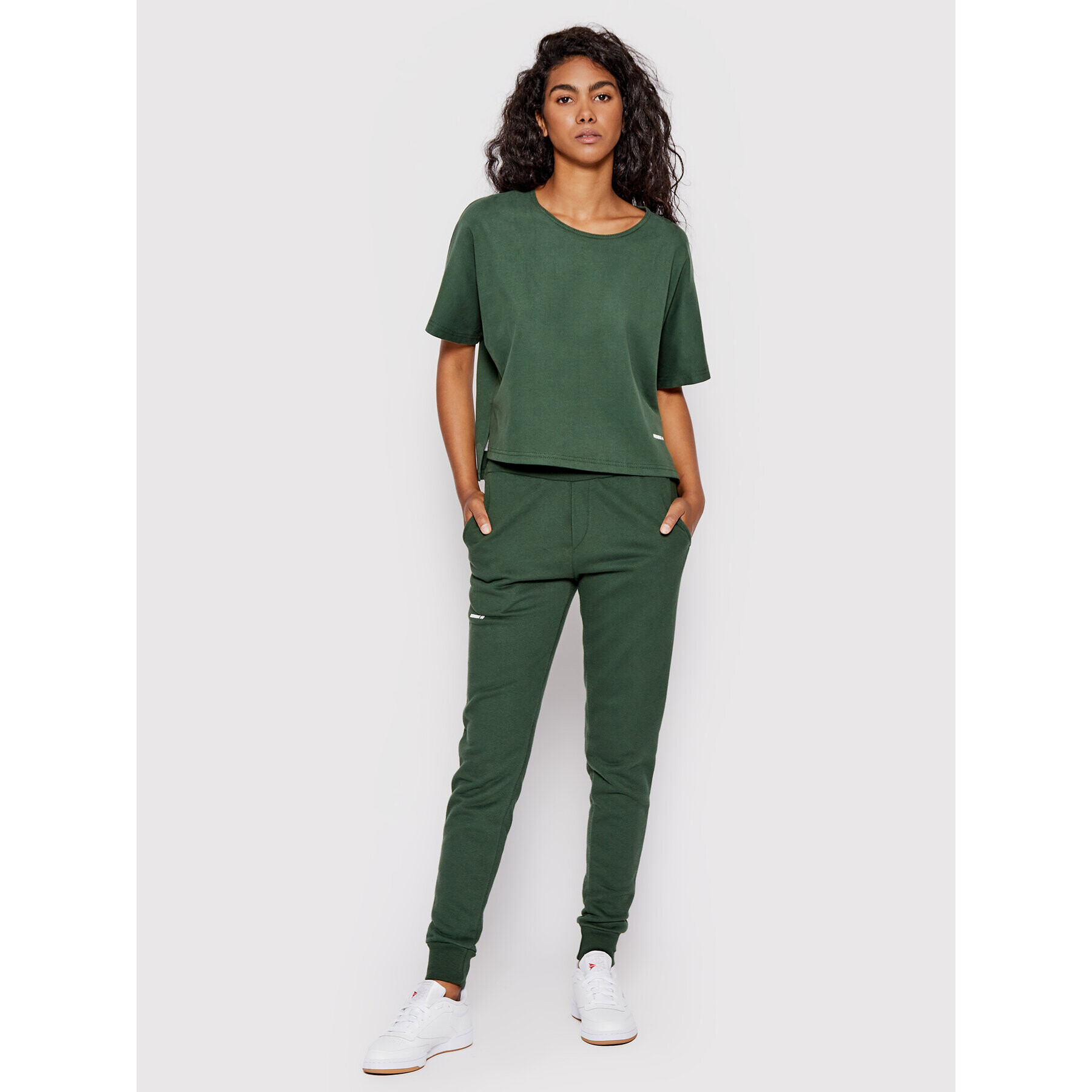 NEBBIA Pantaloni trening Feeling Good 409 Verde Loose Fit - Pled.ro