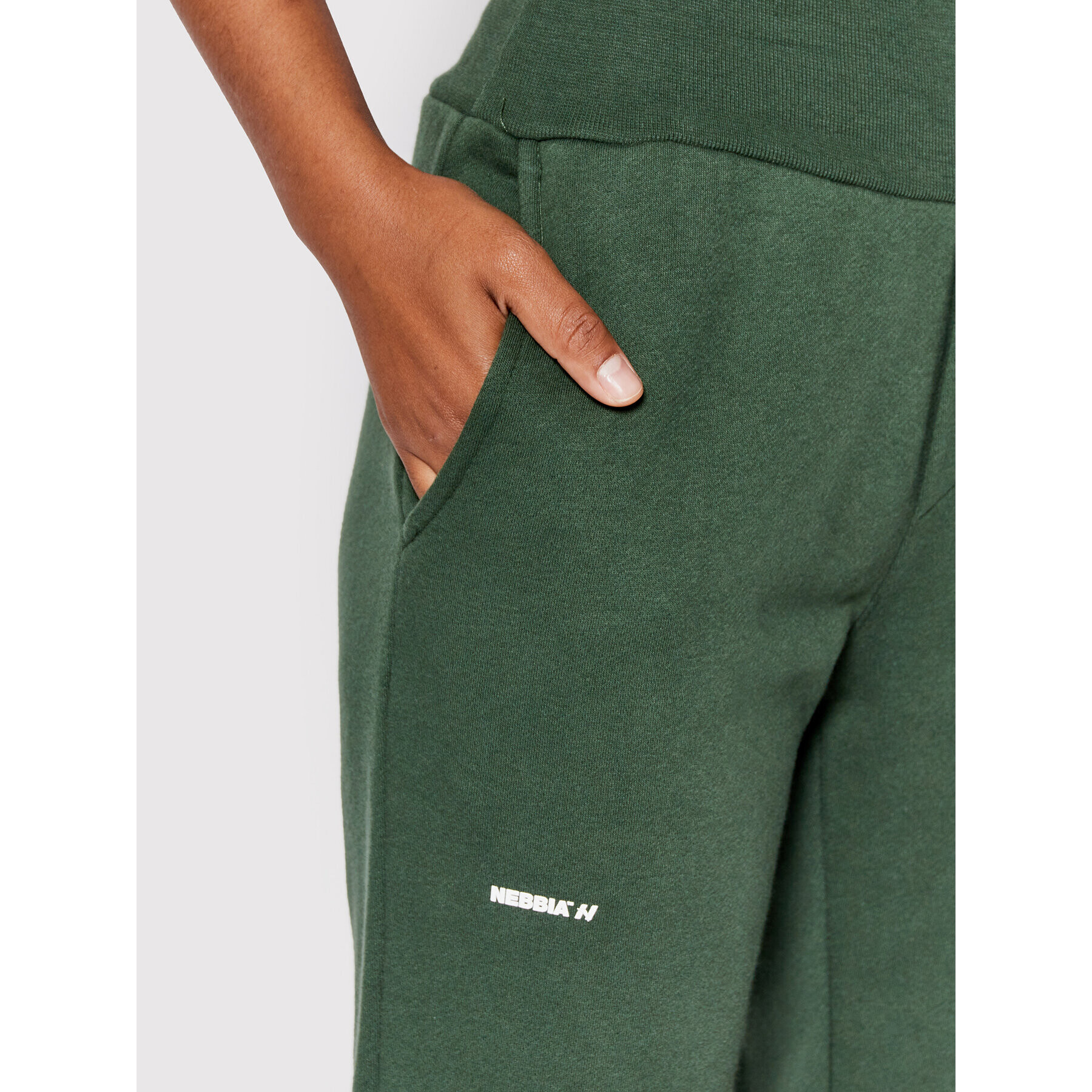 NEBBIA Pantaloni trening Feeling Good 409 Verde Loose Fit - Pled.ro