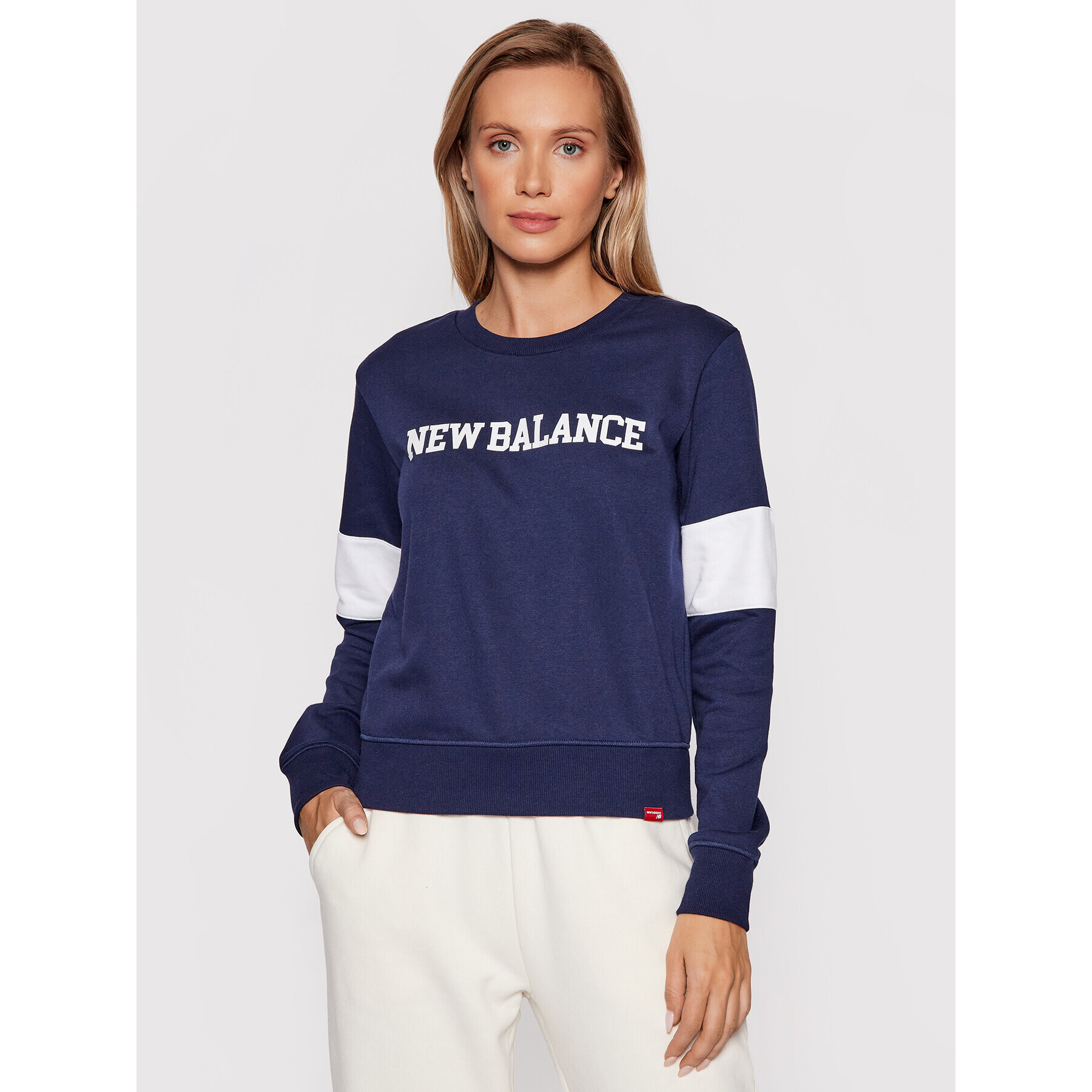 New Balance Bluză Classic Crew WT13807 Bleumarin Relaxed Fit - Pled.ro