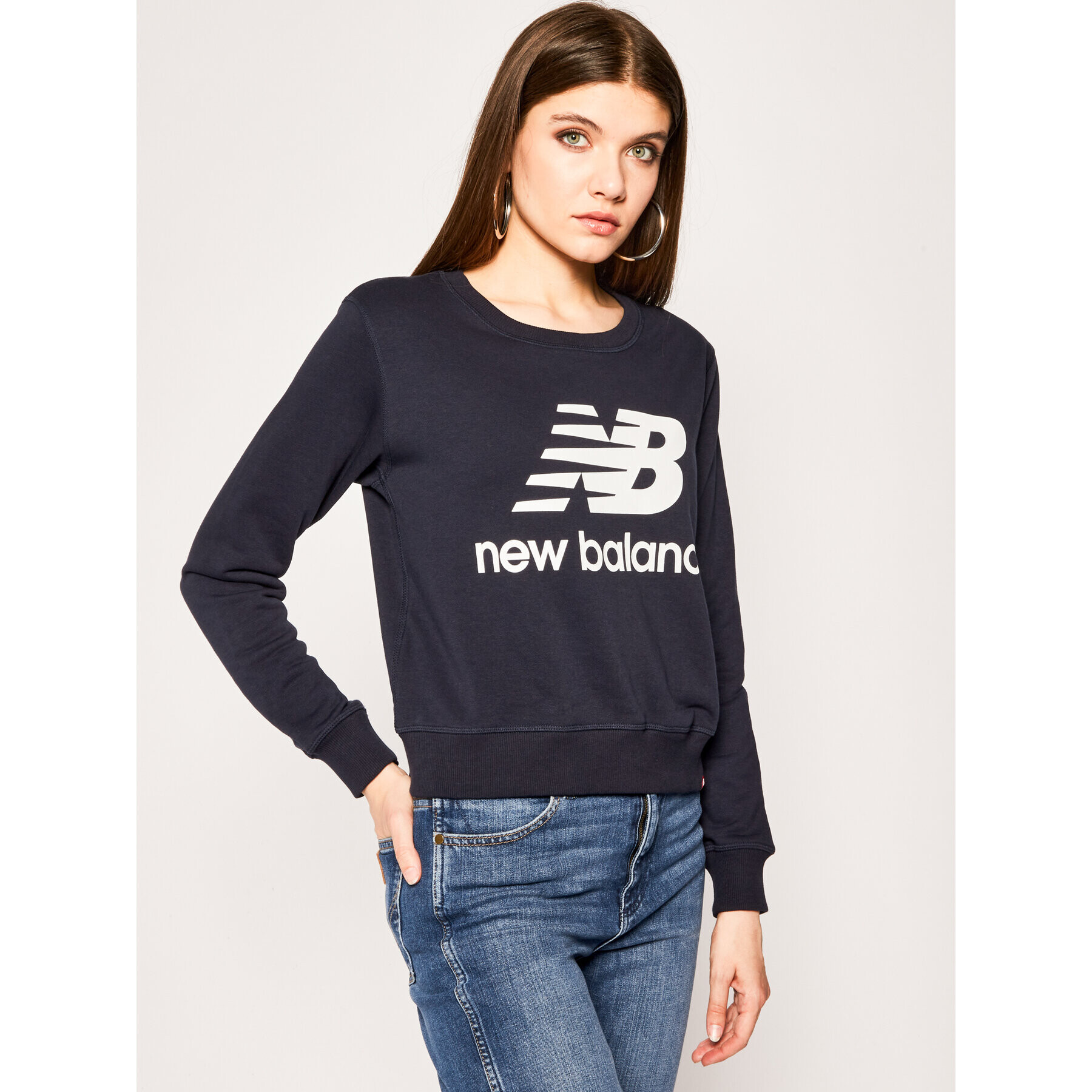 New Balance Bluză Essentials Crew WT91585 Bleumarin Relaxed Fit - Pled.ro