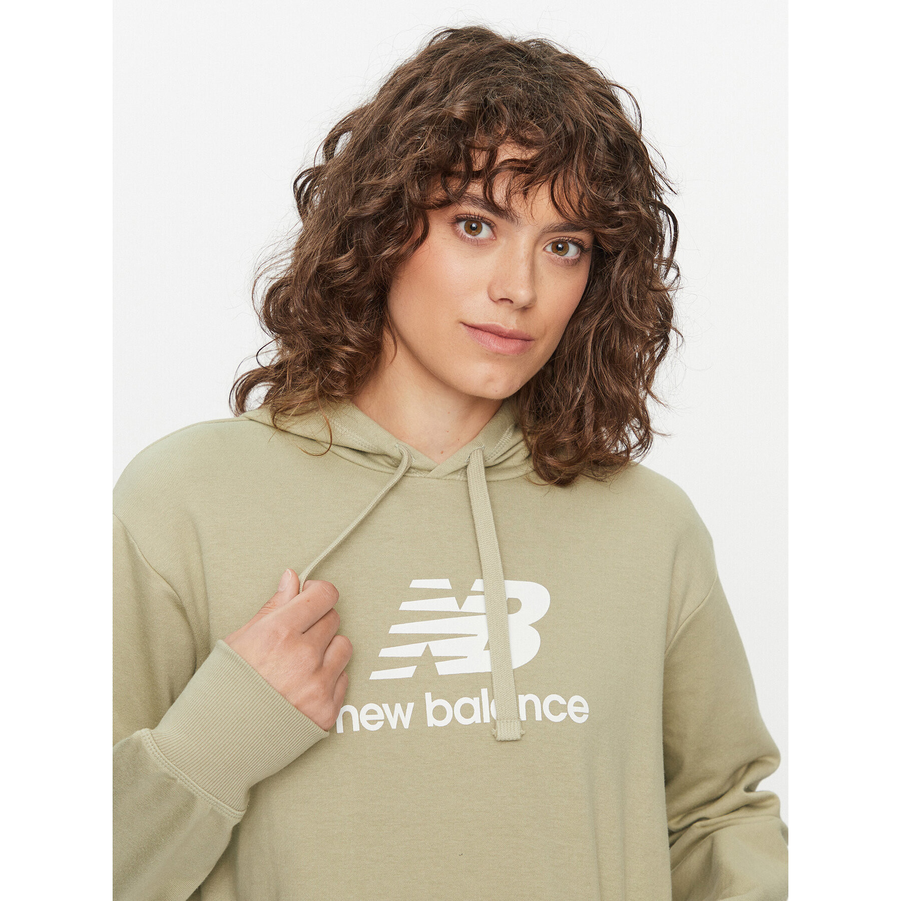 New Balance Bluză Essentials Stacked Logo Hoodie WT31533 Verde Regular Fit - Pled.ro