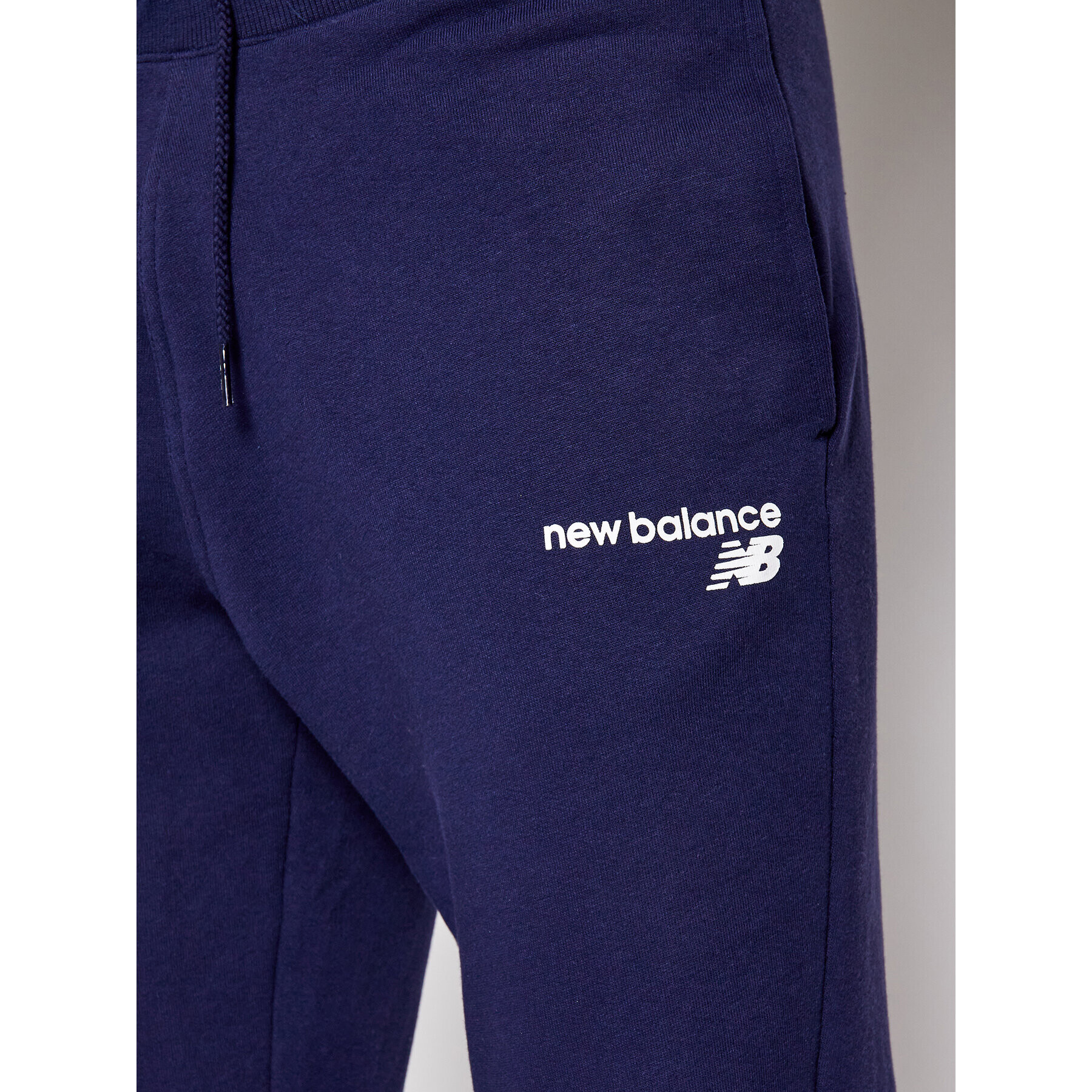 New Balance Pantaloni trening C C F Pant MP03904 Bleumarin Athletic Fit - Pled.ro