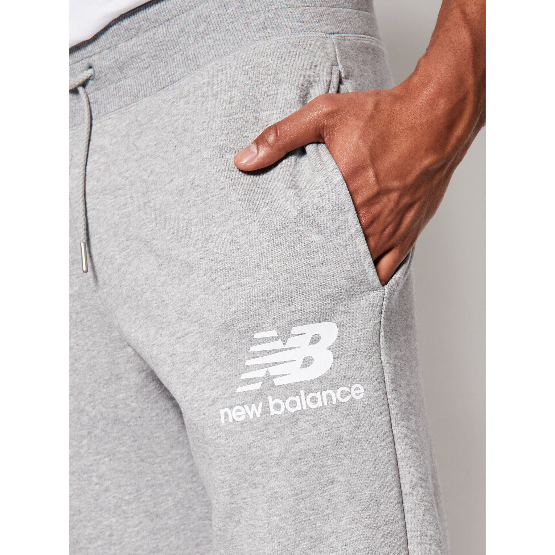 New Balance Pantaloni trening Essentials Stacked Logo MP03558 Gri Athletic Fit - Pled.ro