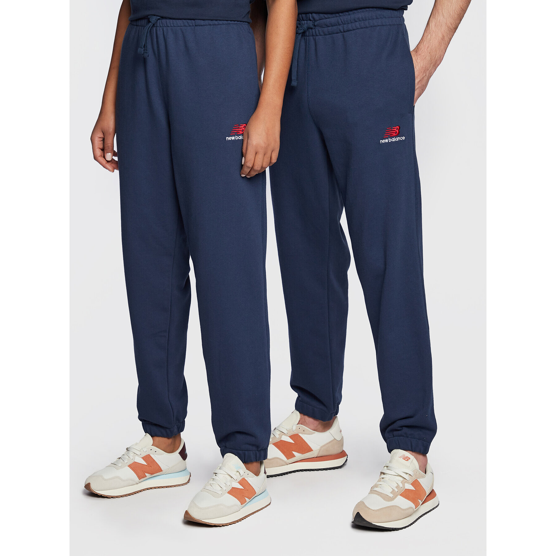 New Balance Pantaloni trening Unisex UP21500 Bleumarin Athletic Fit - Pled.ro