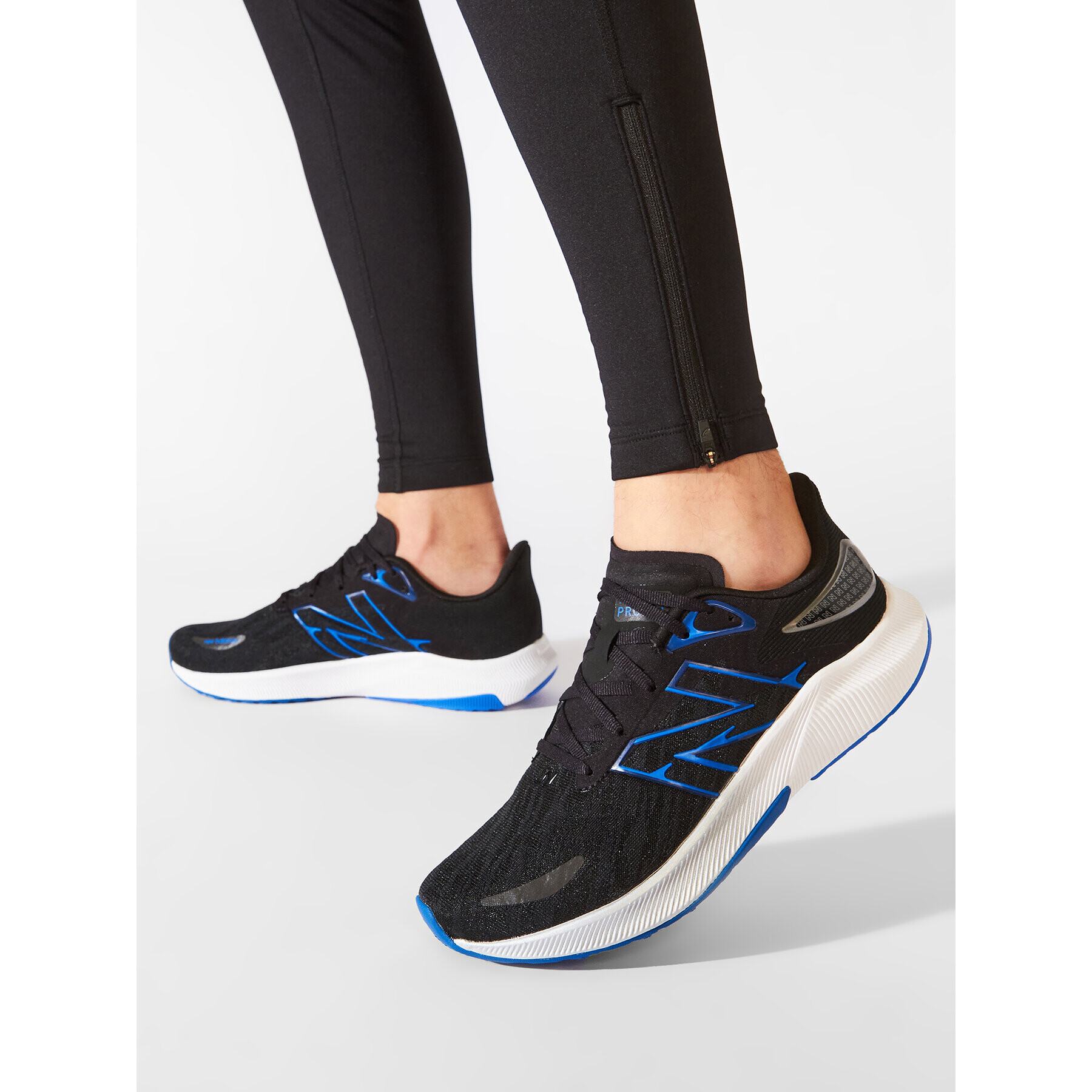 New Balance Pantofi FuelCell Propel v3 MFCPRCD3 Negru - Pled.ro