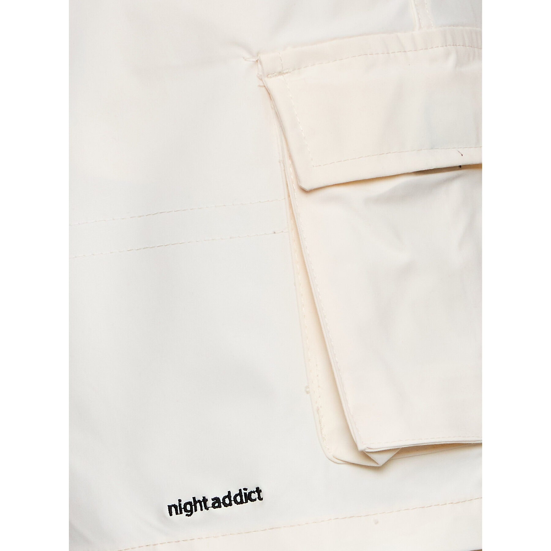 Night Addict Pantaloni scurți sport MSRT-NAACEE Écru Regular Fit - Pled.ro