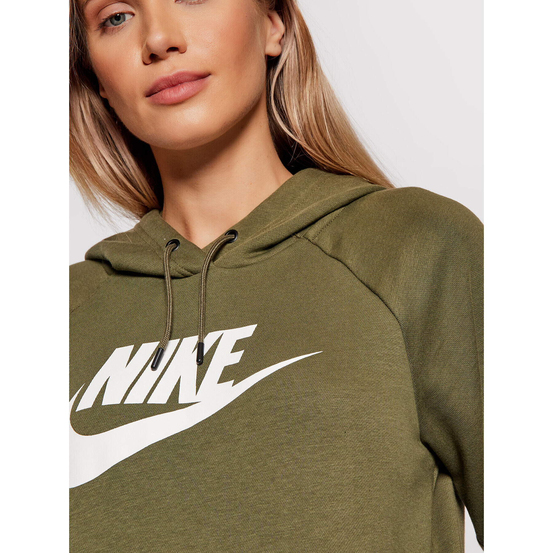 Nike Bluză Essential BV4126 Verde Regular Fit - Pled.ro