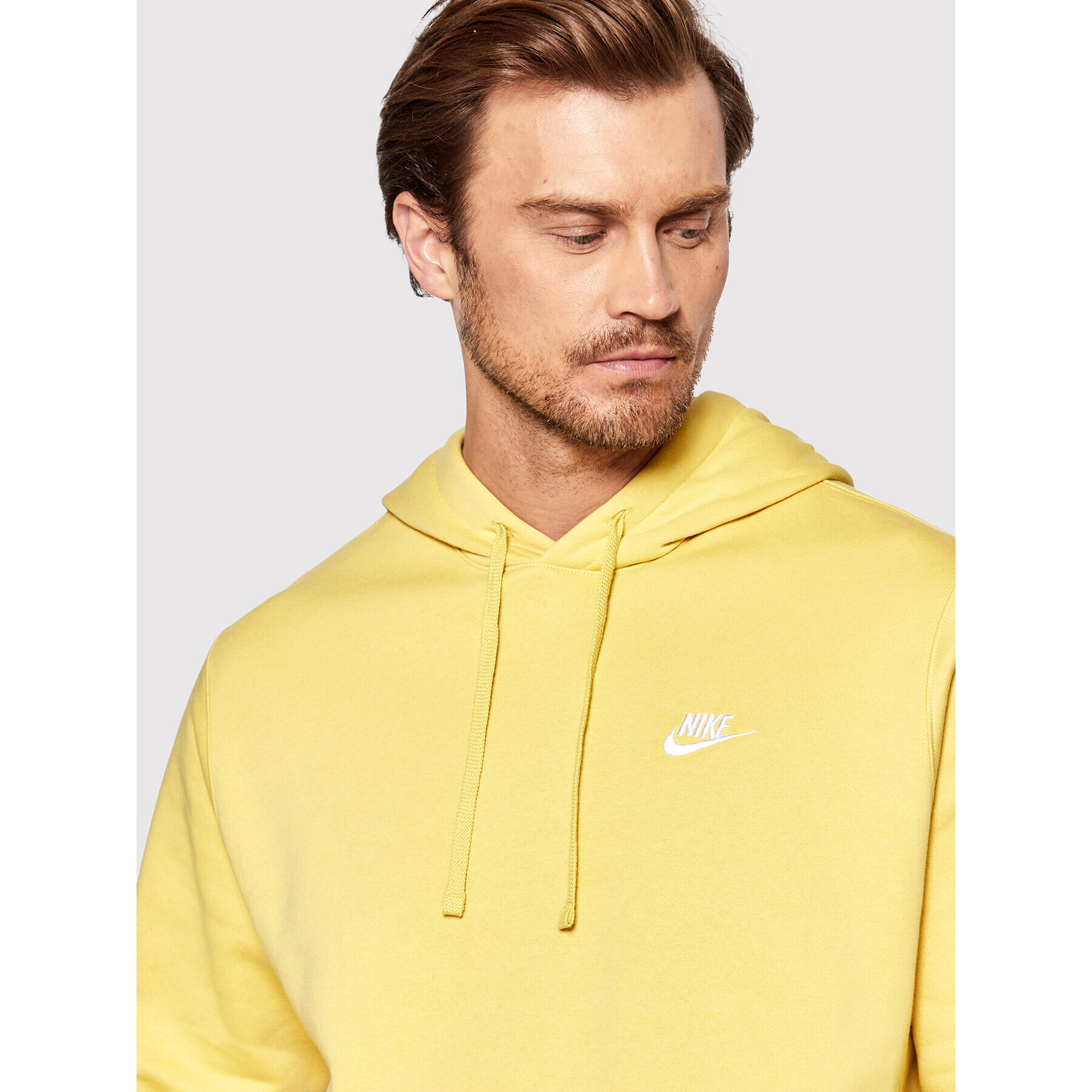 Nike Bluză Sportswear Club BV2654 Galben Standard Fit - Pled.ro