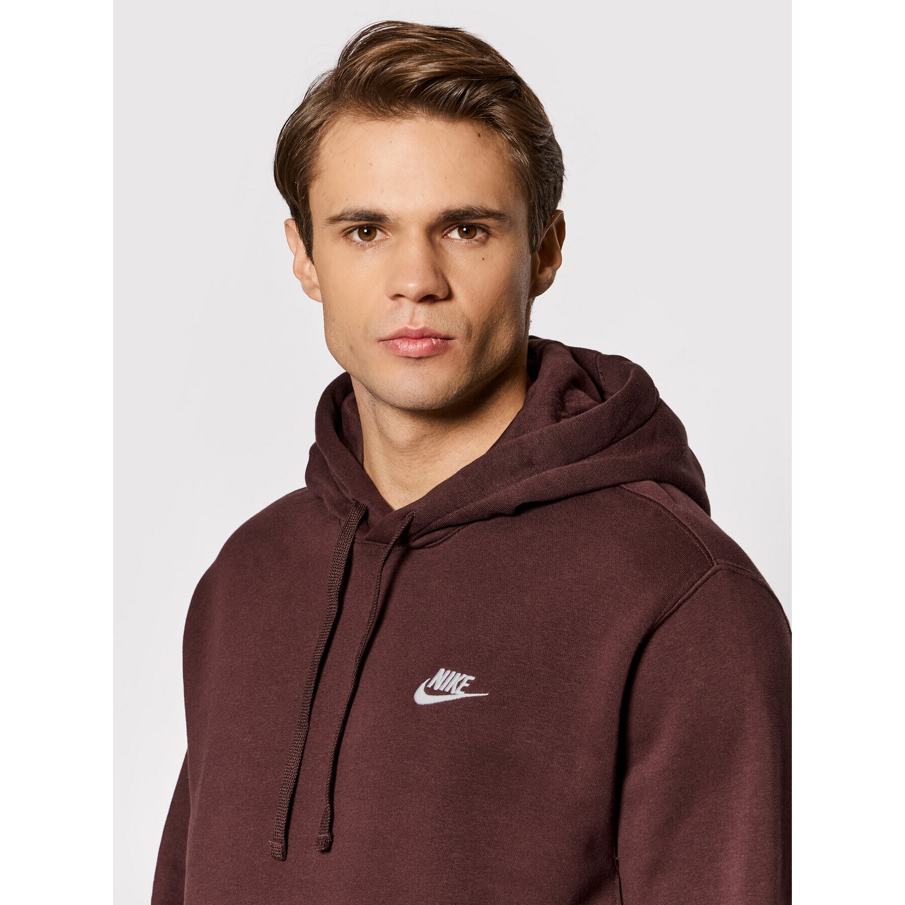 Nike Bluză Sportswear Club BV2654 Maro Standard Fit - Pled.ro