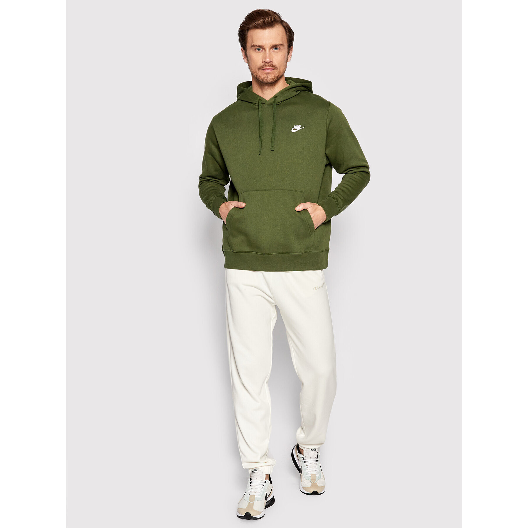 Nike Bluză Sportswear Club BV2654 Verde Standard Fit - Pled.ro