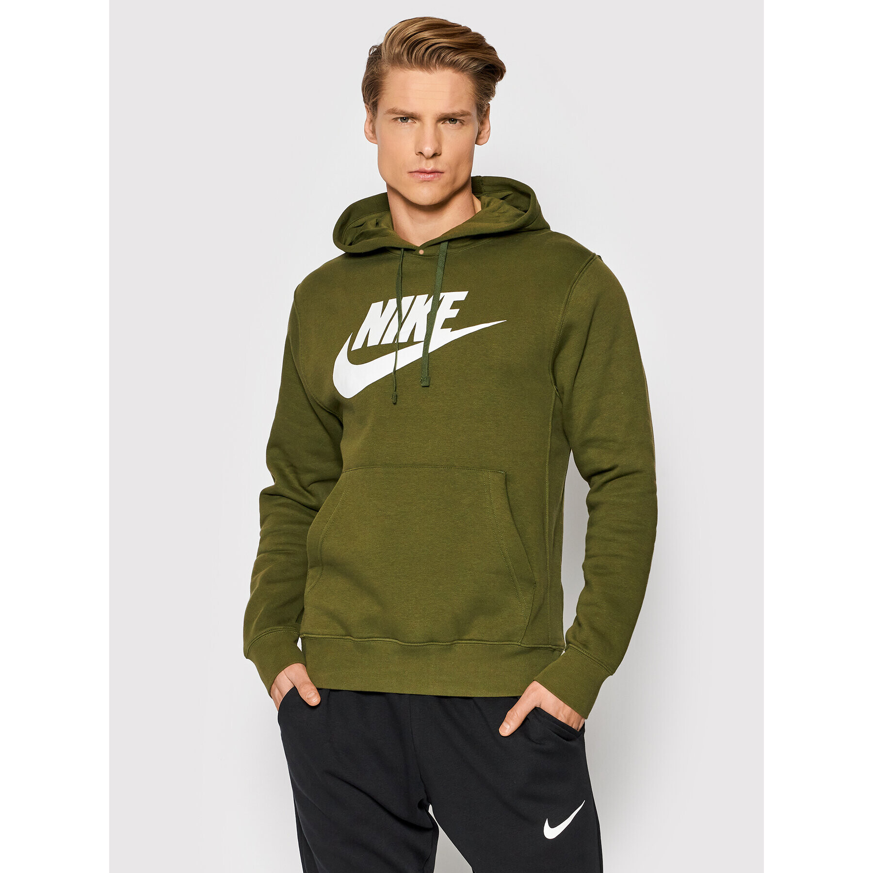 Nike Bluză Sportswear Club BV2973 Verde Standard Fit - Pled.ro