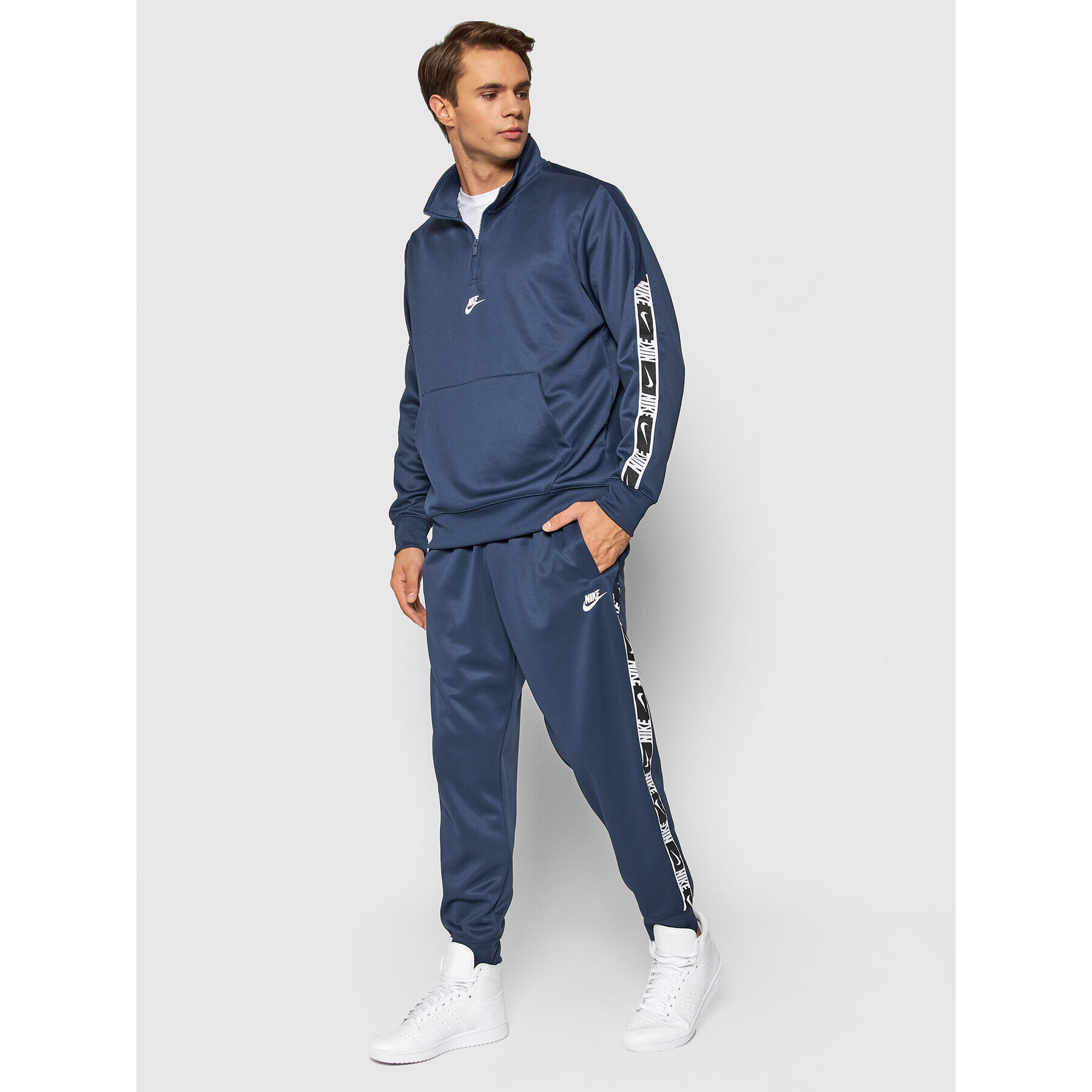 Nike Bluză Sportswear DM4674 Bleumarin Regular Fit - Pled.ro