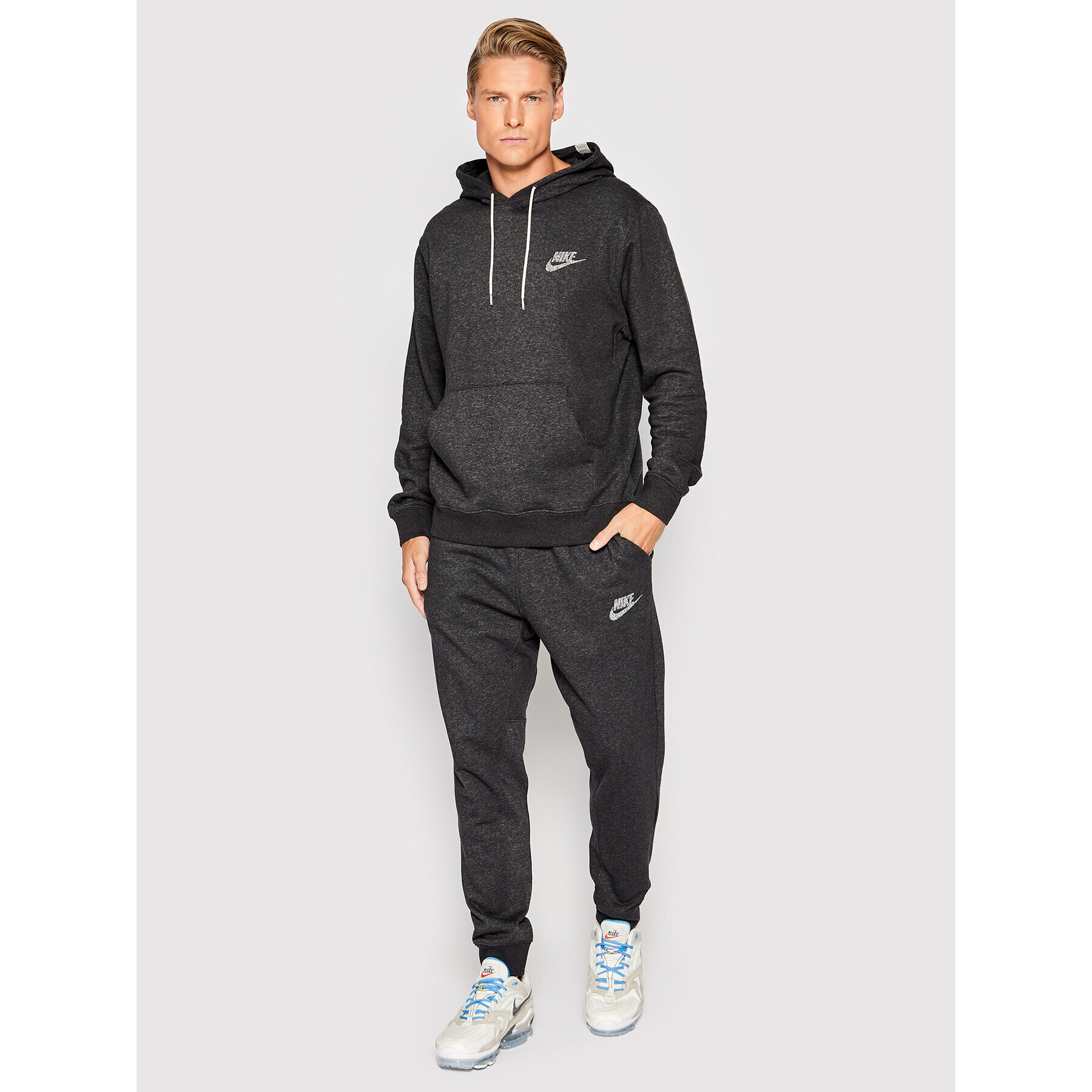 Nike Bluză Sportswear DM5624 Gri Standard Fit - Pled.ro