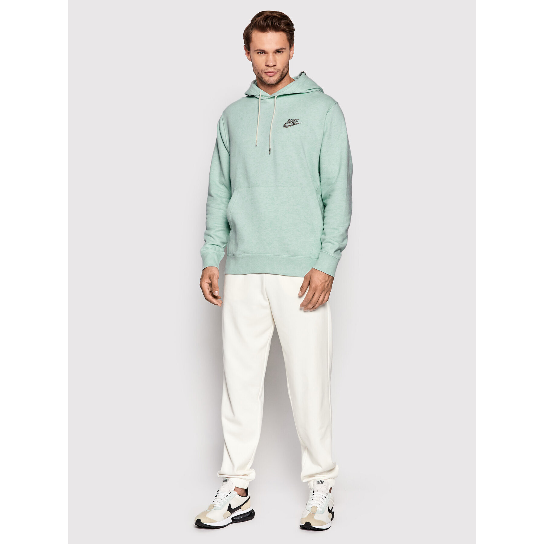 Nike Bluză Sportswear DM5624 Verde Standard Fit - Pled.ro