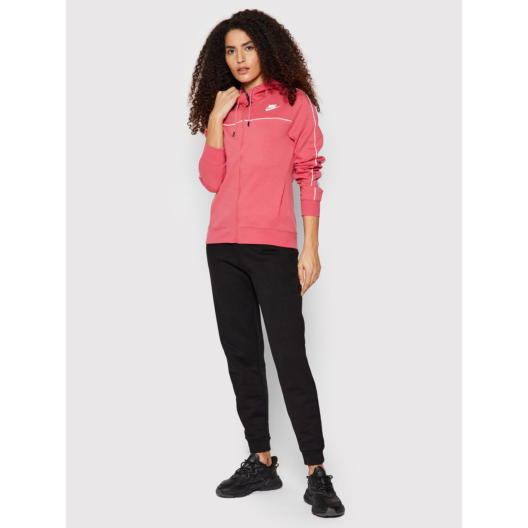 Nike Bluză Sportswear Millenium CZ8338 Roz Standard Fit - Pled.ro