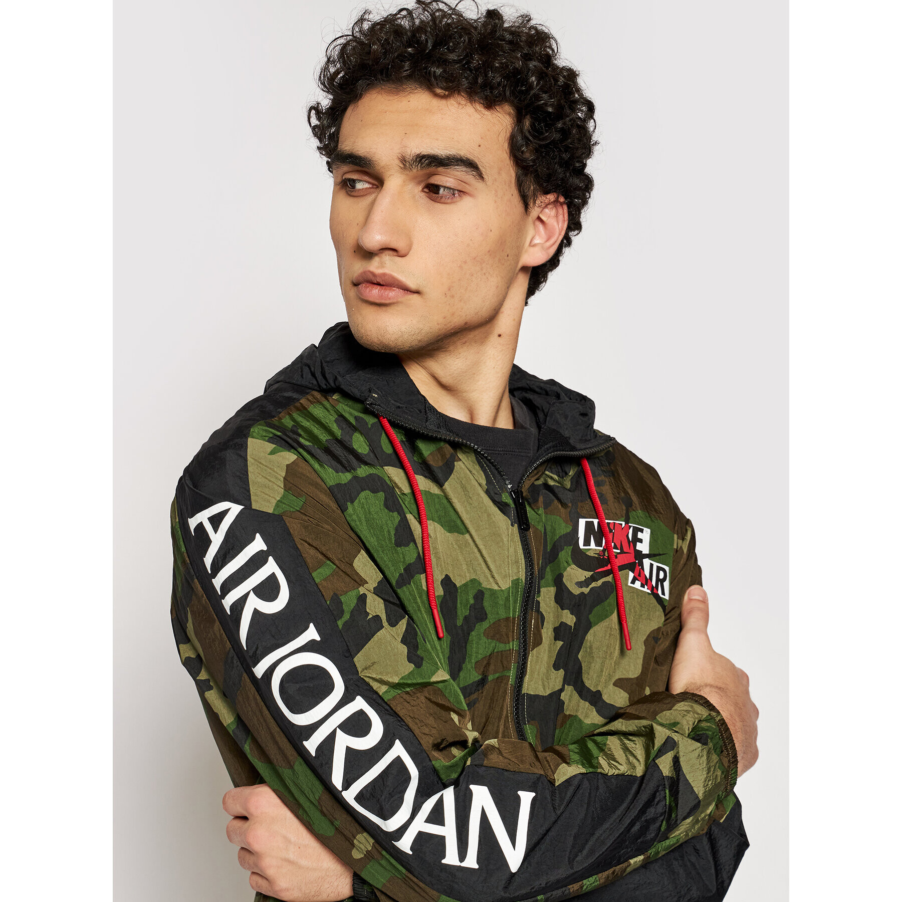 Nike Geacă Air Jordan Jumpman Classics Windbreaker Camo CU2030 Verde Standard Fit - Pled.ro