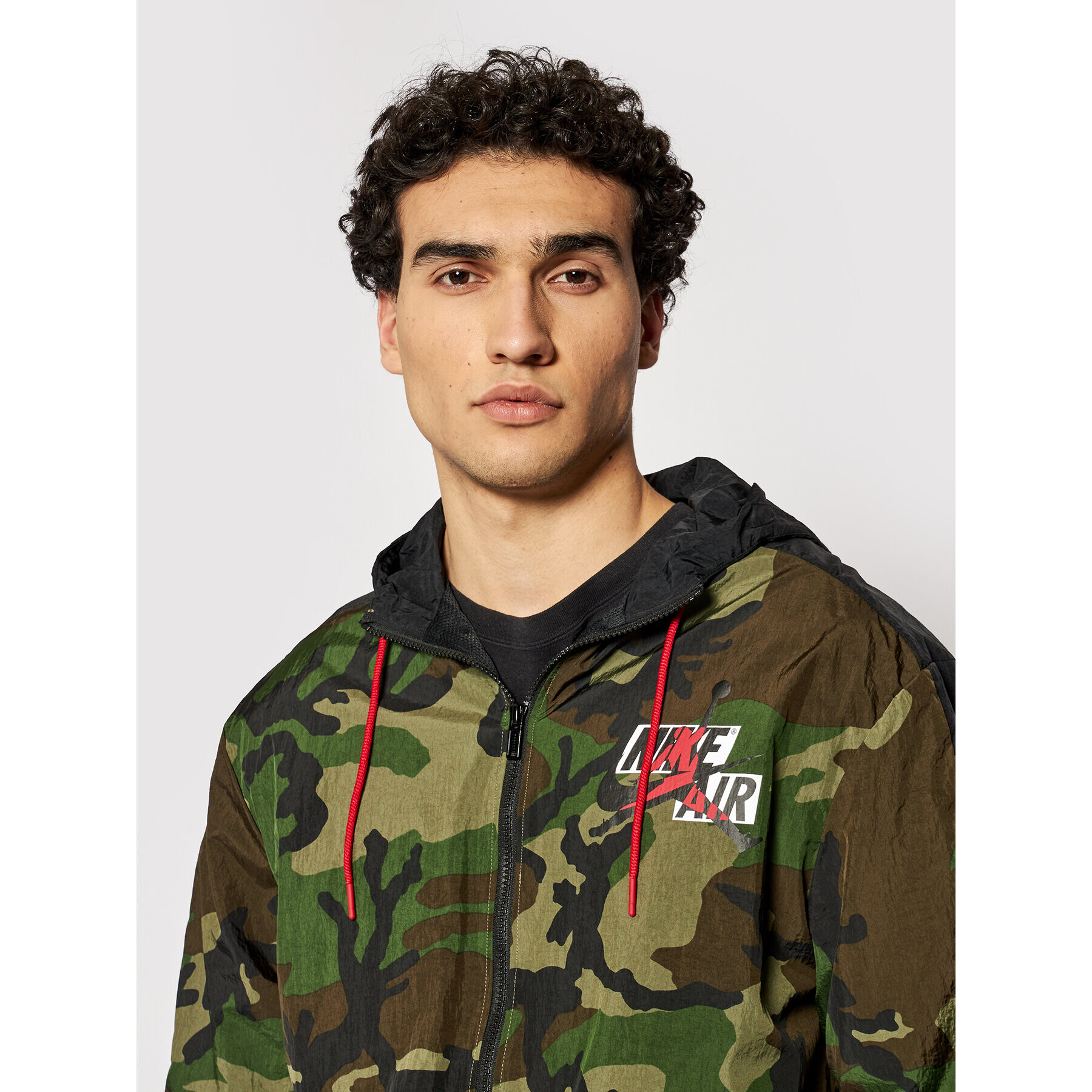 Nike Geacă Air Jordan Jumpman Classics Windbreaker Camo CU2030 Verde Standard Fit - Pled.ro