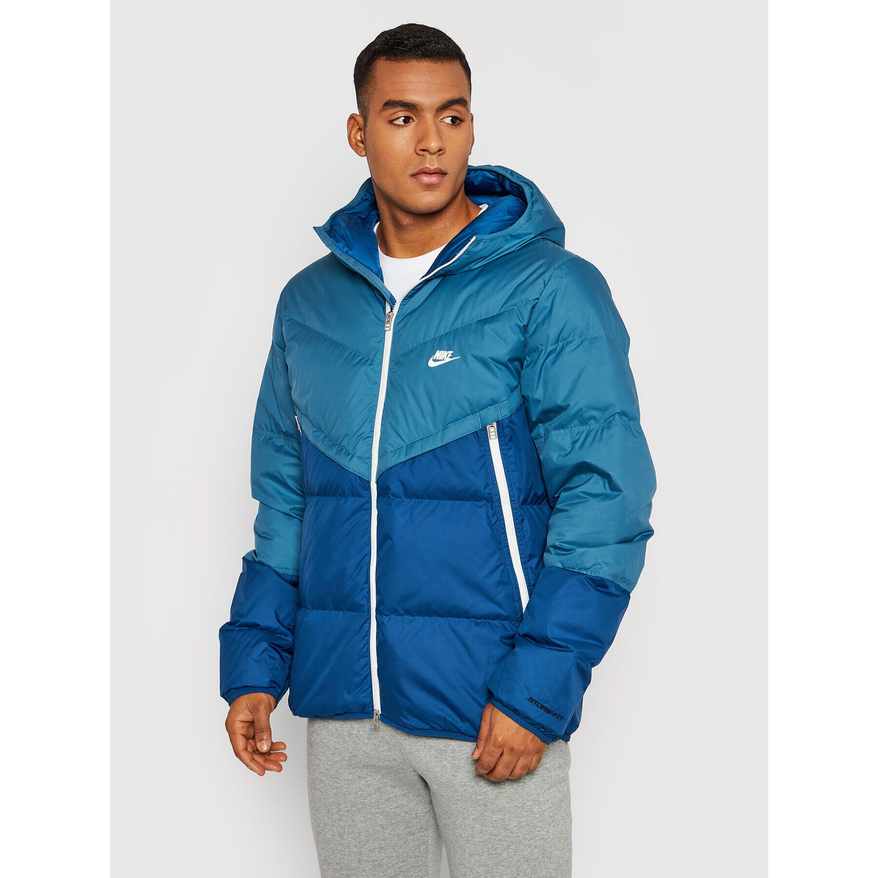 Nike Geacă din puf Windrunner DD6795 Albastru Regular Fit - Pled.ro