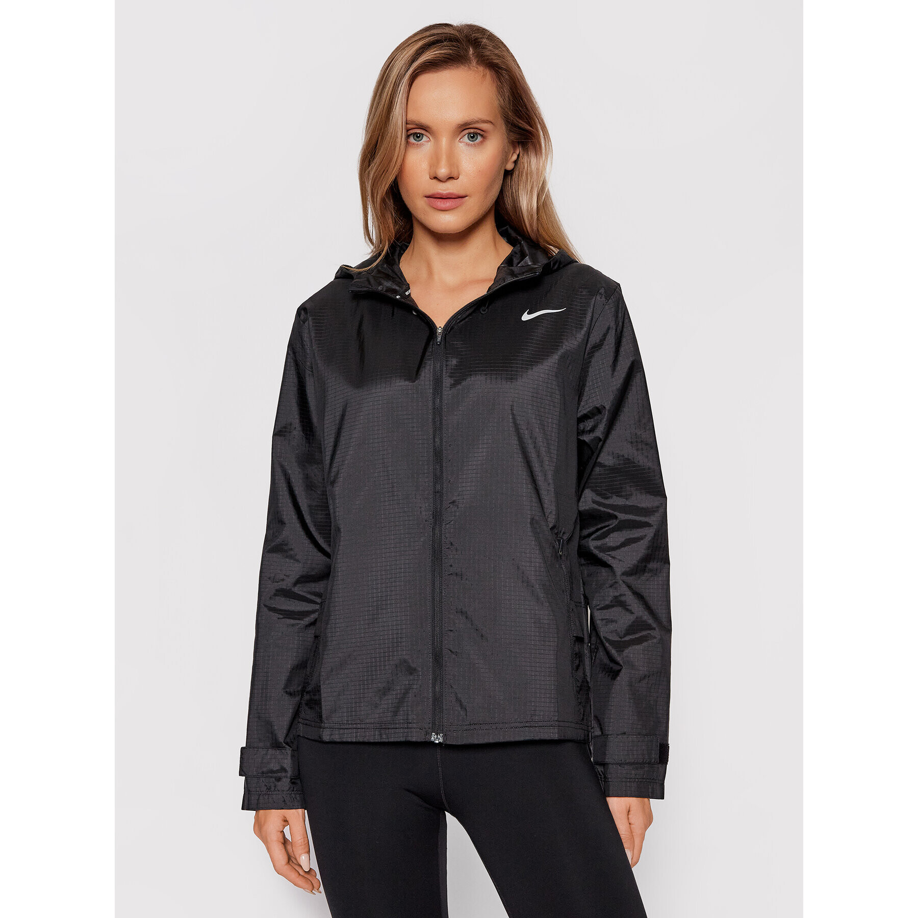 Nike Geacă pentru alergare Essential CU3217 Negru Standard Fit - Pled.ro