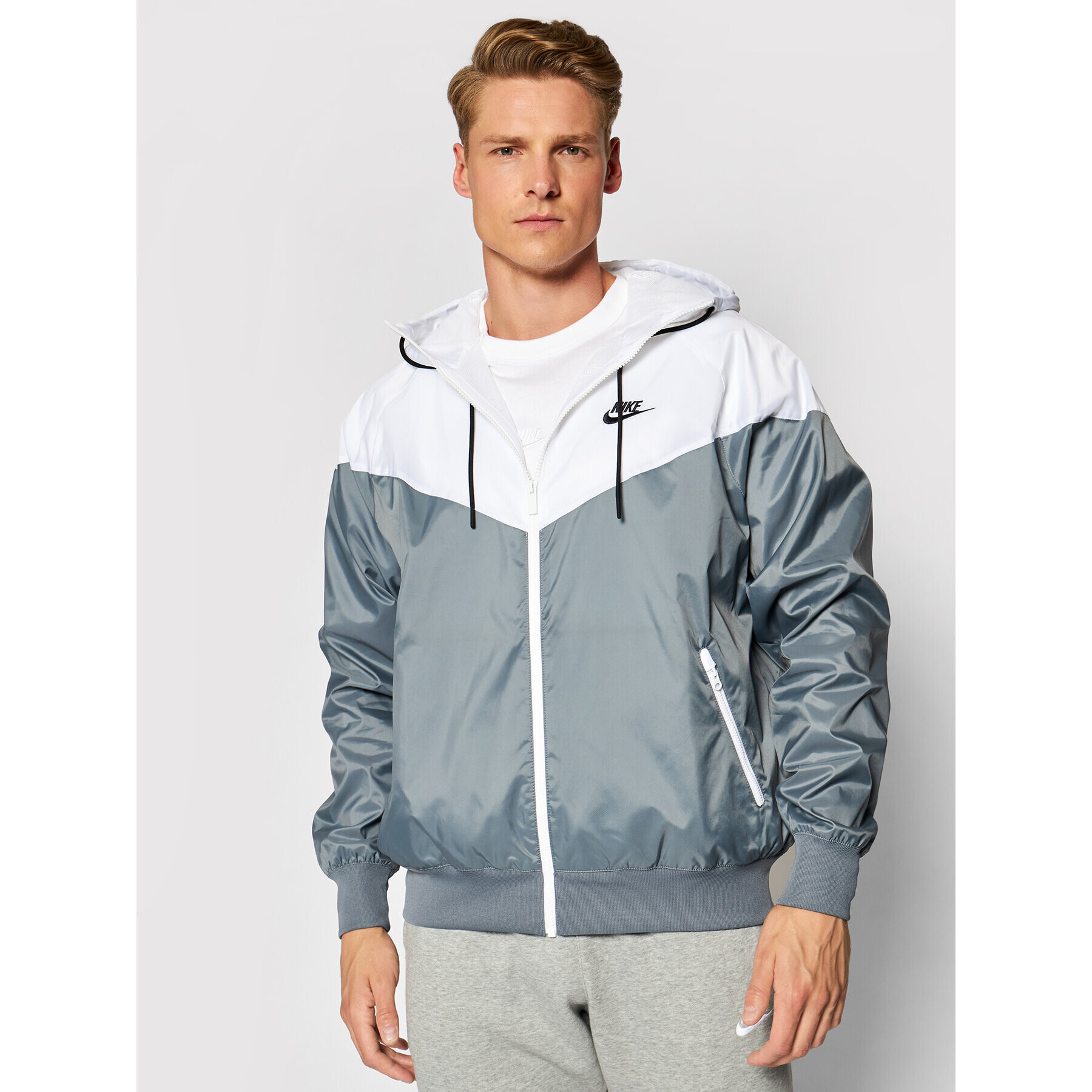 Nike Geacă pentru alergare Sportswear Windrunner DA0001 Verde Standard Fit - Pled.ro