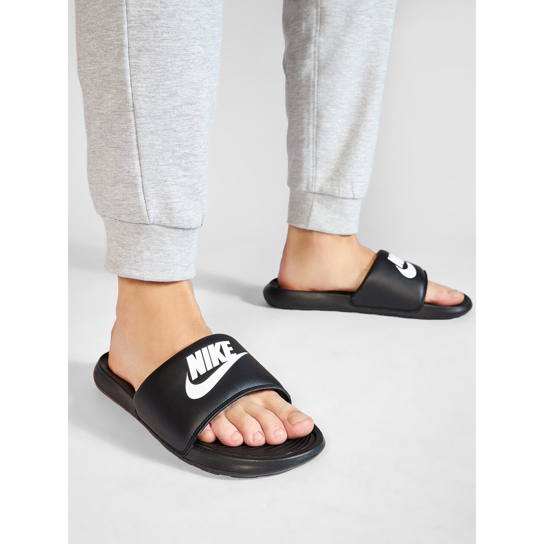 Nike Șlapi Victori One Slide CN9675 002 Negru - Pled.ro