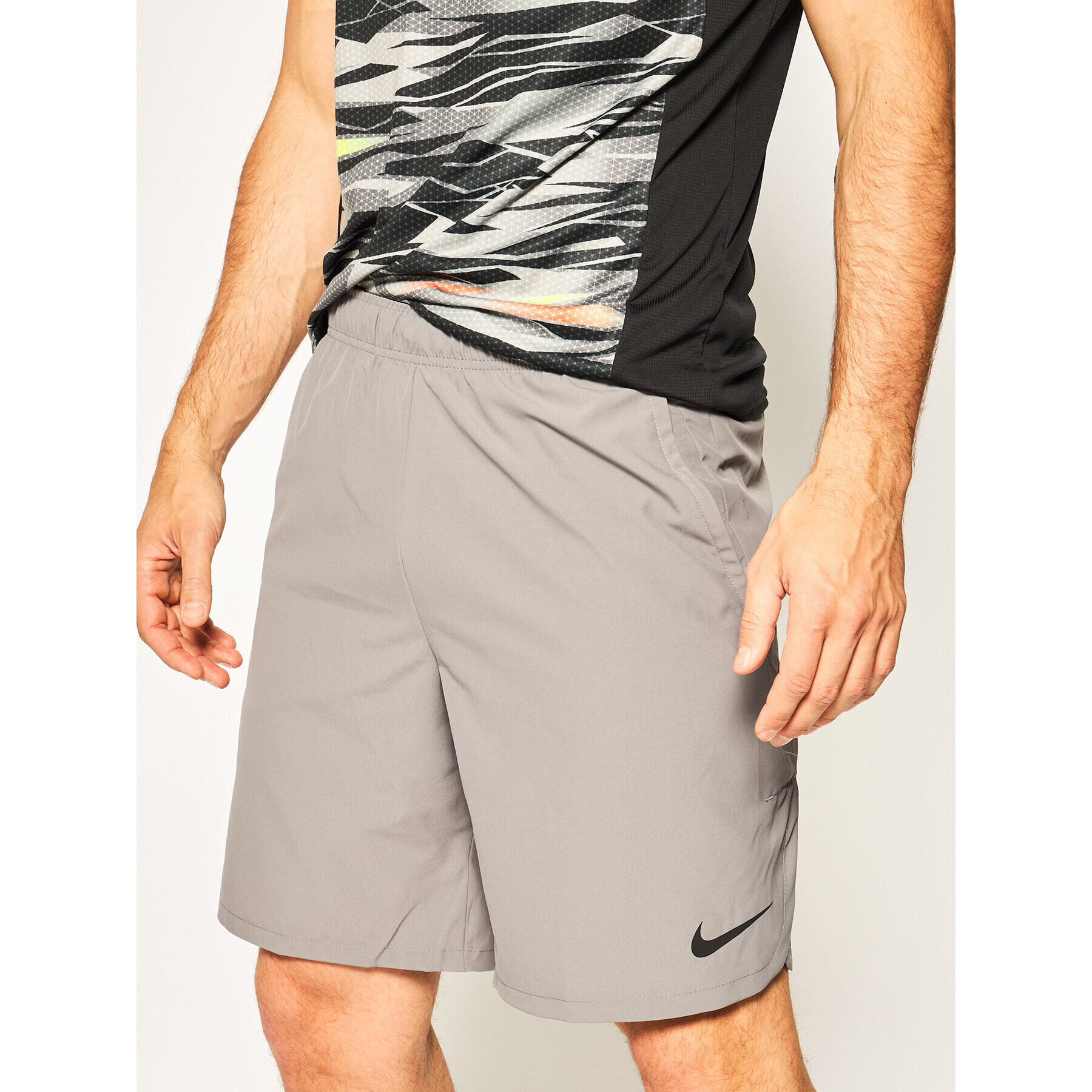 Nike Pantaloni scurți sport Flex 927526 Gri Standard Fit - Pled.ro