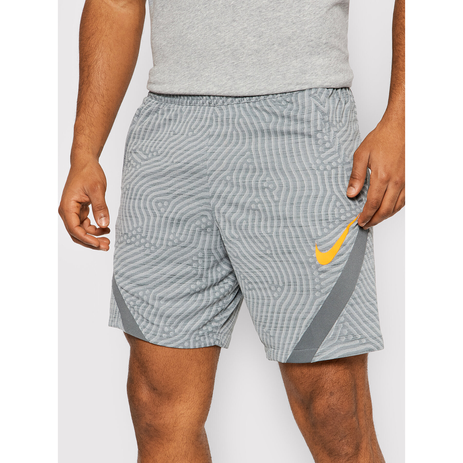 Nike Pantaloni scurți sport Strike CD0568 Gri Slim Fit - Pled.ro