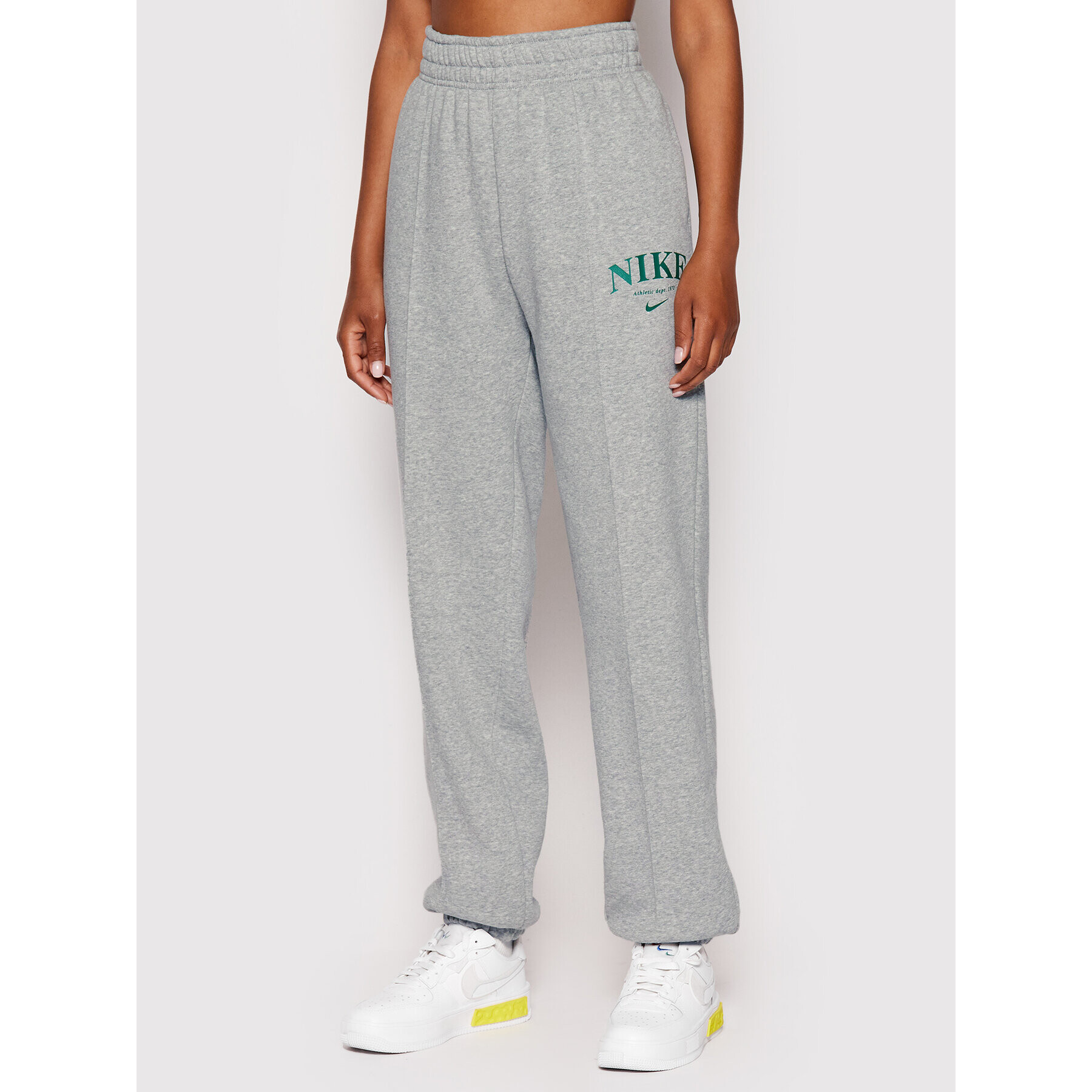 Nike Pantaloni trening Sportswear Collection Essentials DQ5384 Gri Loose Fit - Pled.ro