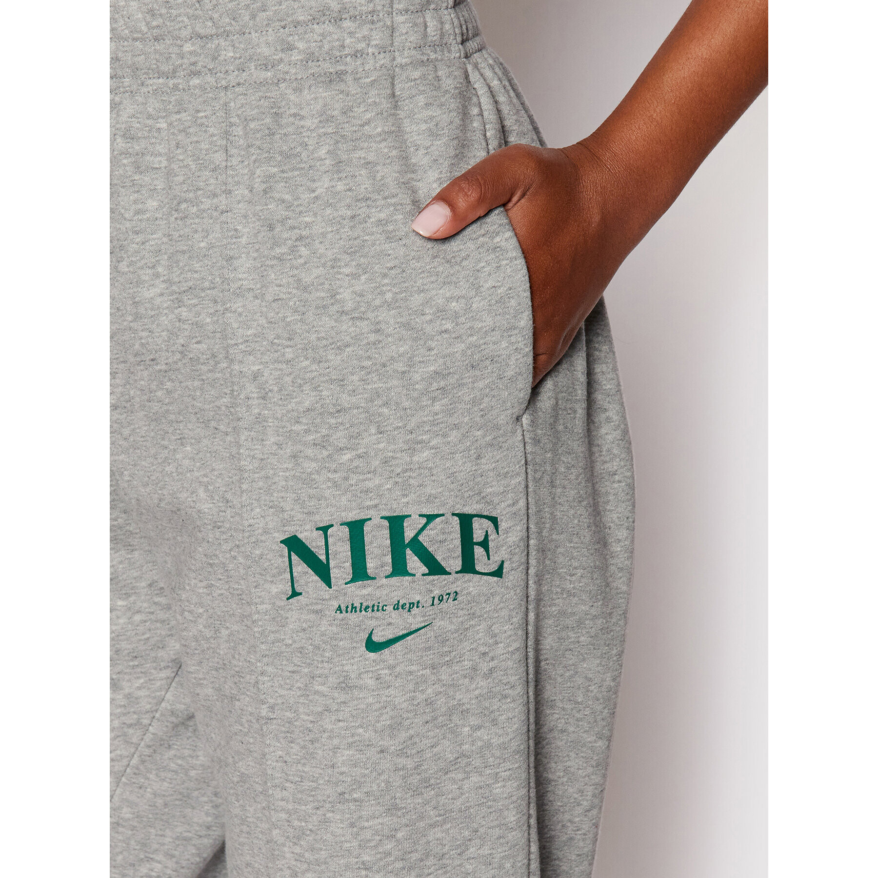 Nike Pantaloni trening Sportswear Collection Essentials DQ5384 Gri Loose Fit - Pled.ro