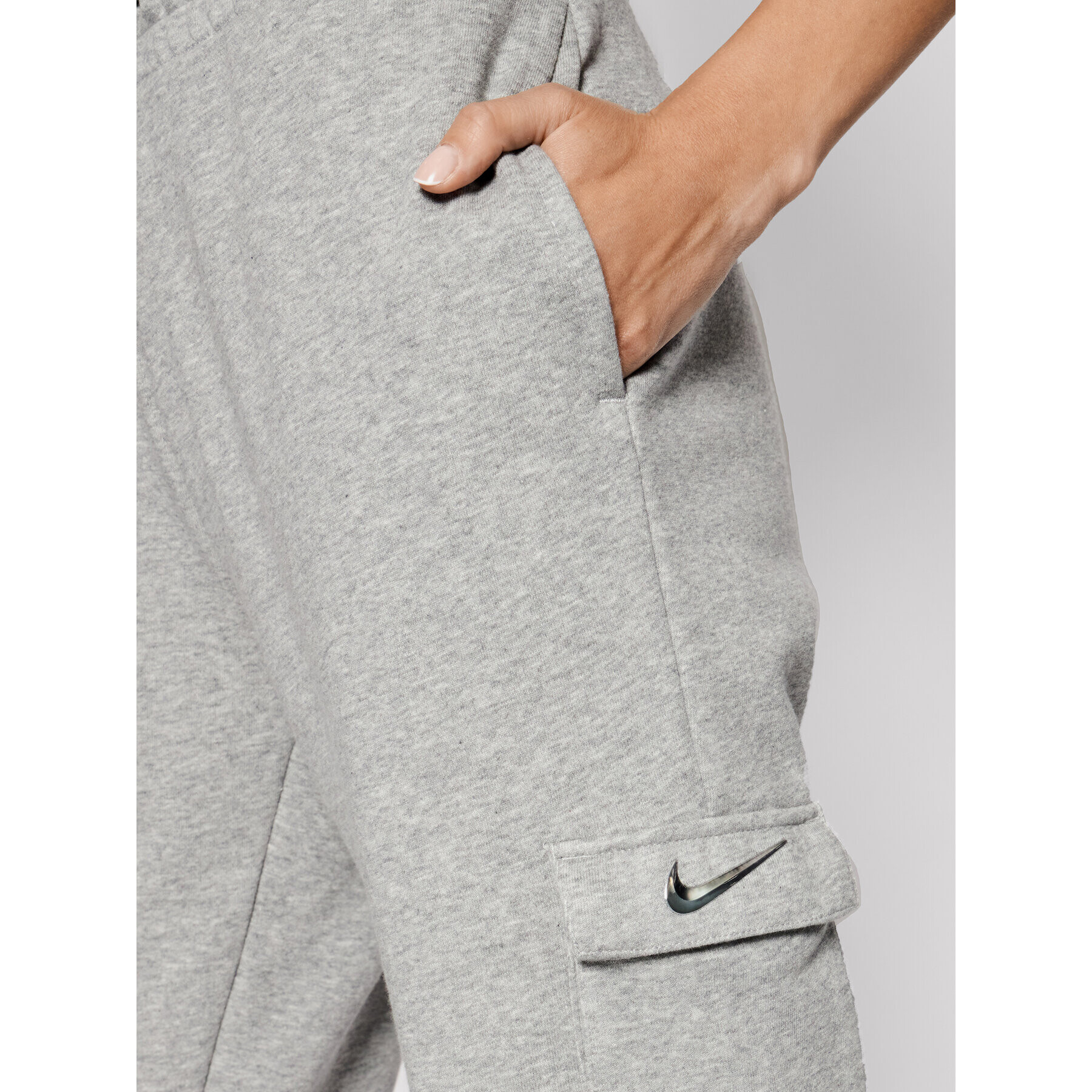 Nike Pantaloni trening Sportswear Swoosh CZ8905 Gri Standard Fit - Pled.ro