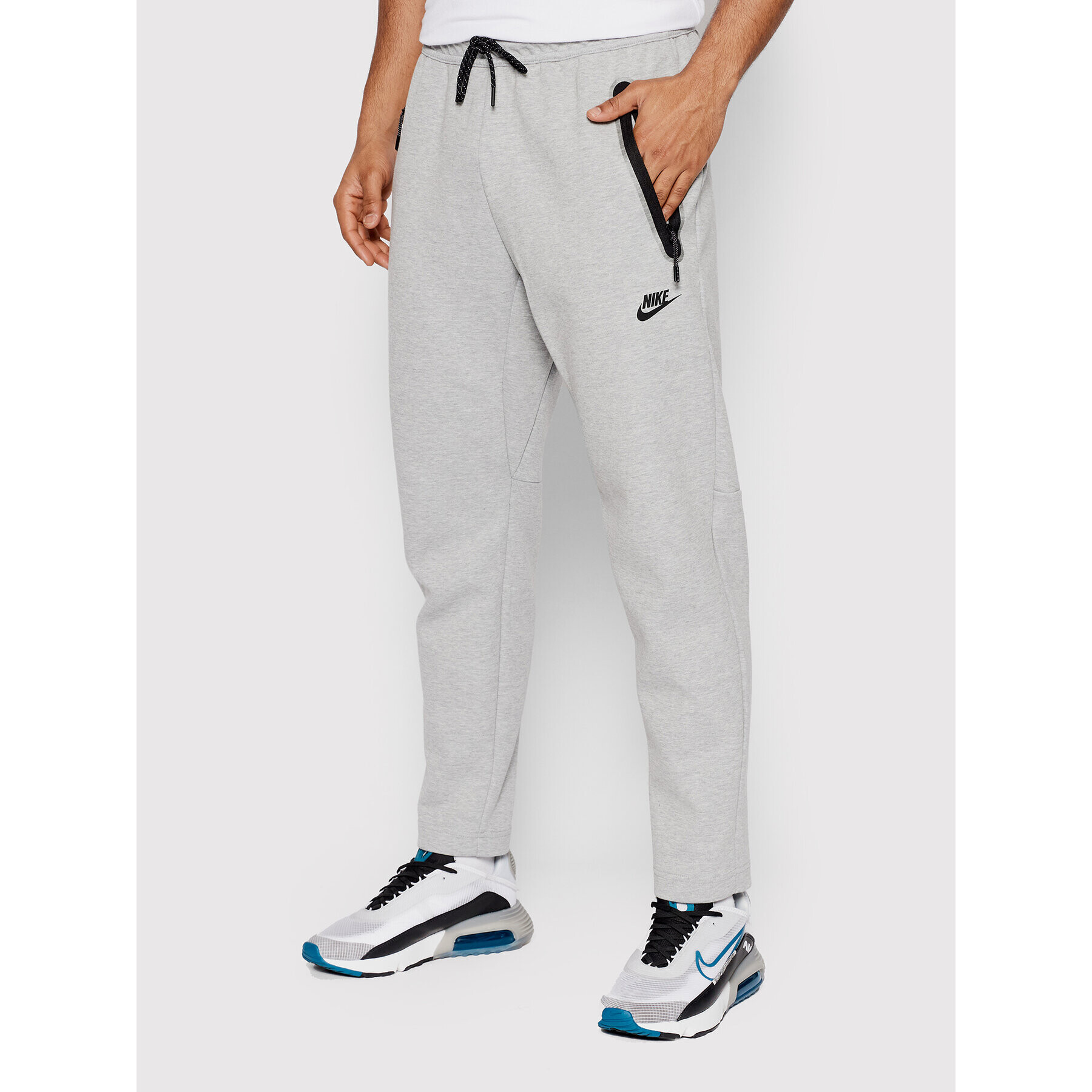 Nike Pantaloni trening Tech CU4501 Gri Relaxed Fit - Pled.ro