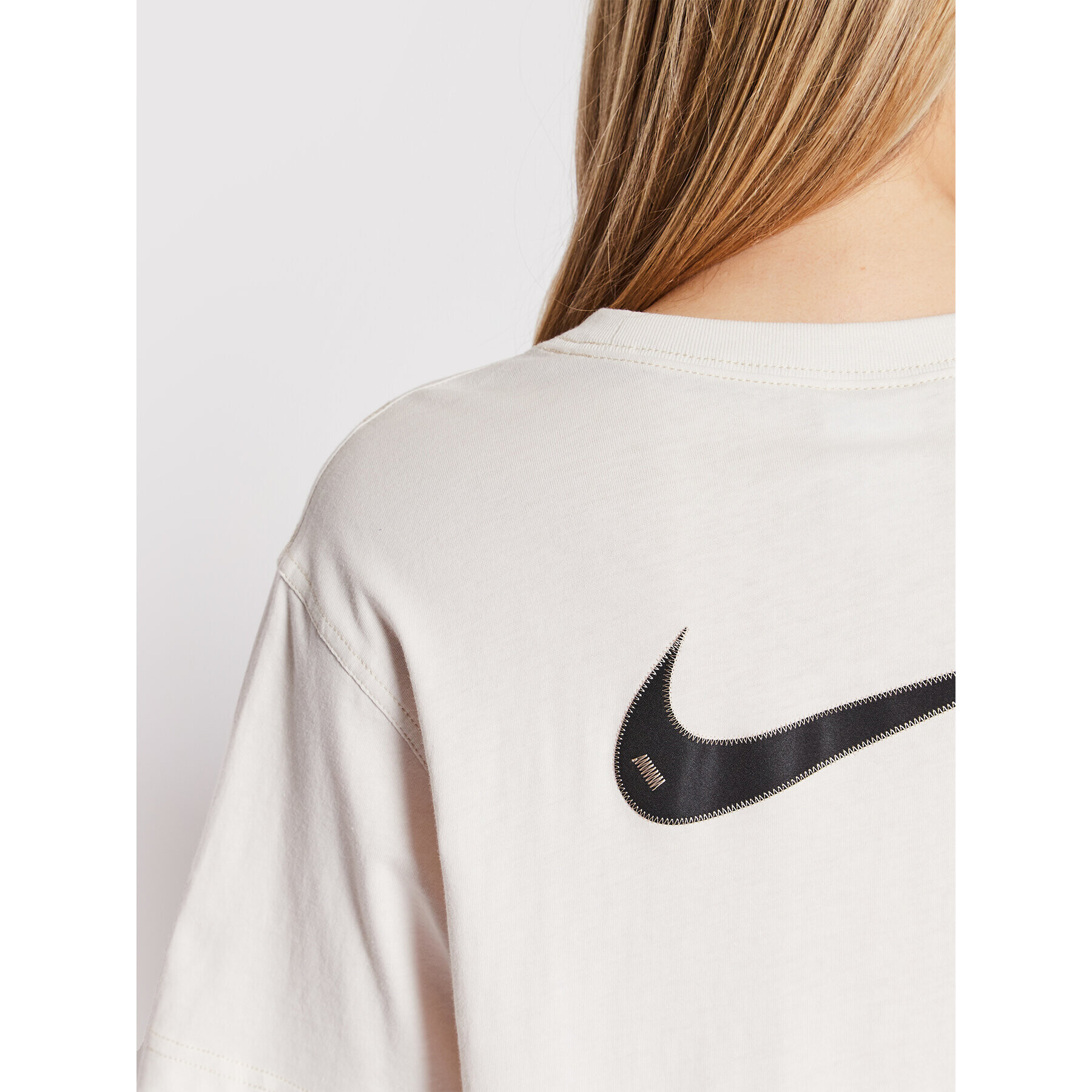 Nike Rochie de zi Sportswear Swoosh DM6191 Bej Oversize - Pled.ro