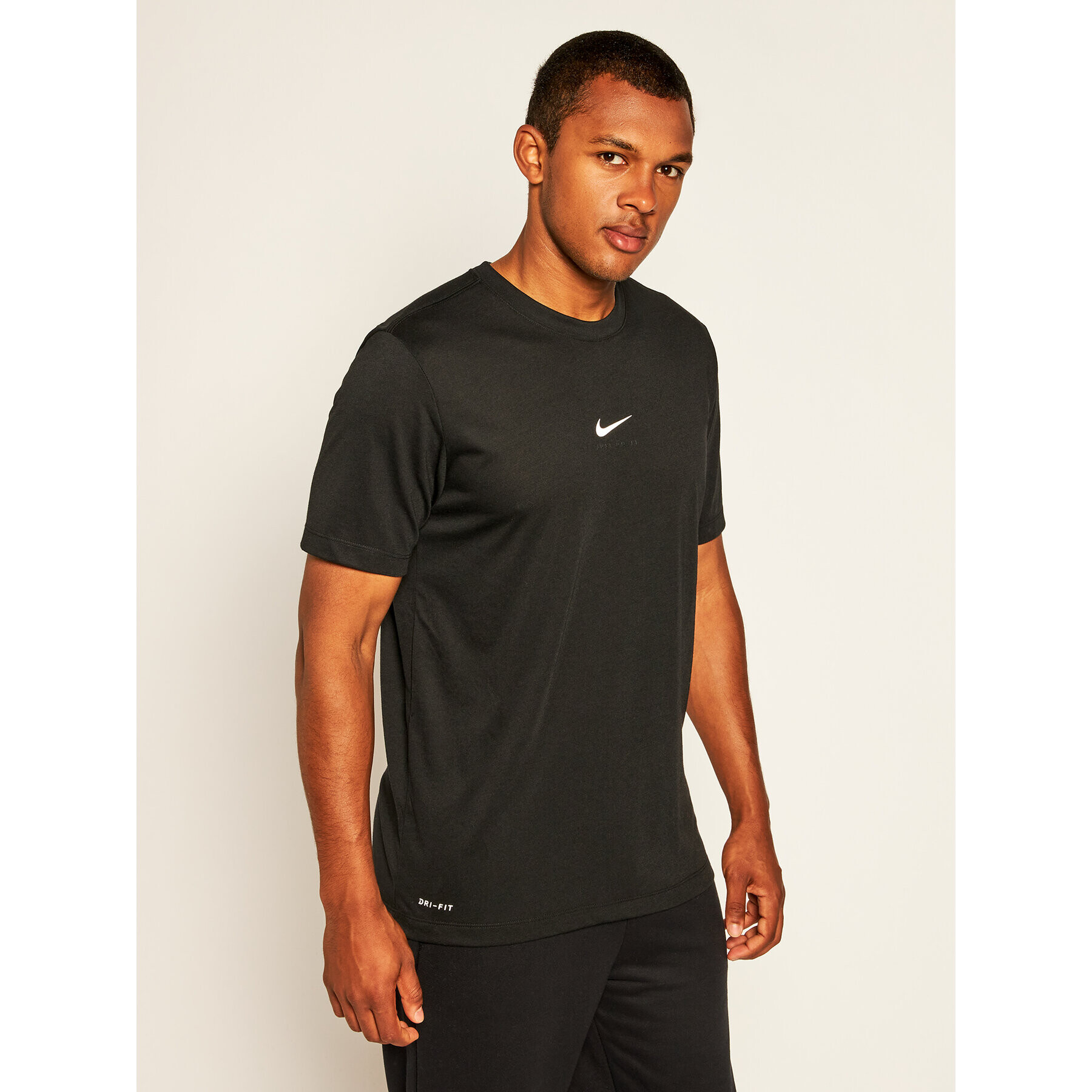 Nike Tricou Dri-Fit Swoosh CT6478 Negru Standard Fit - Pled.ro