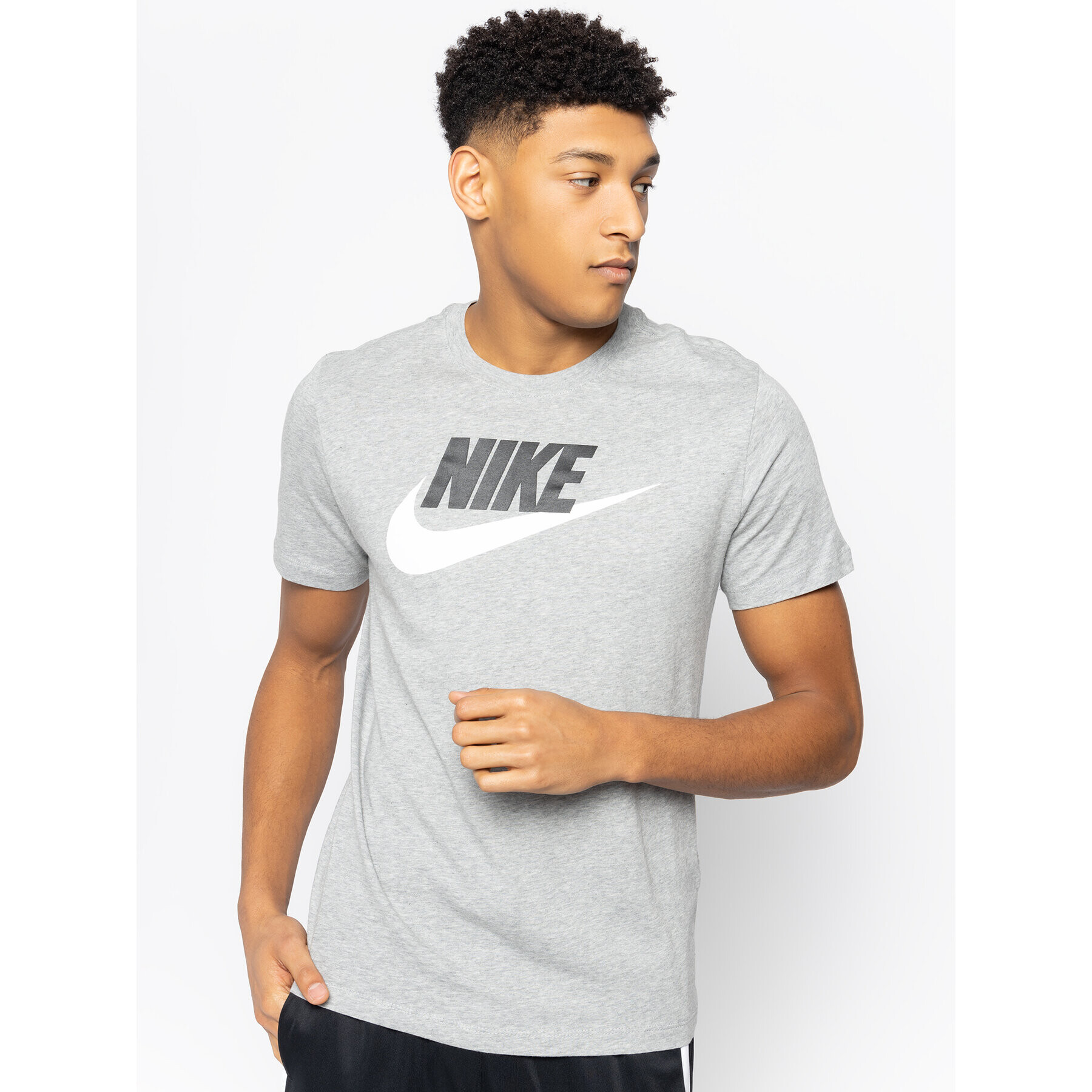 Nike Tricou Icon Futura AR5004 Gri Regular Fit - Pled.ro