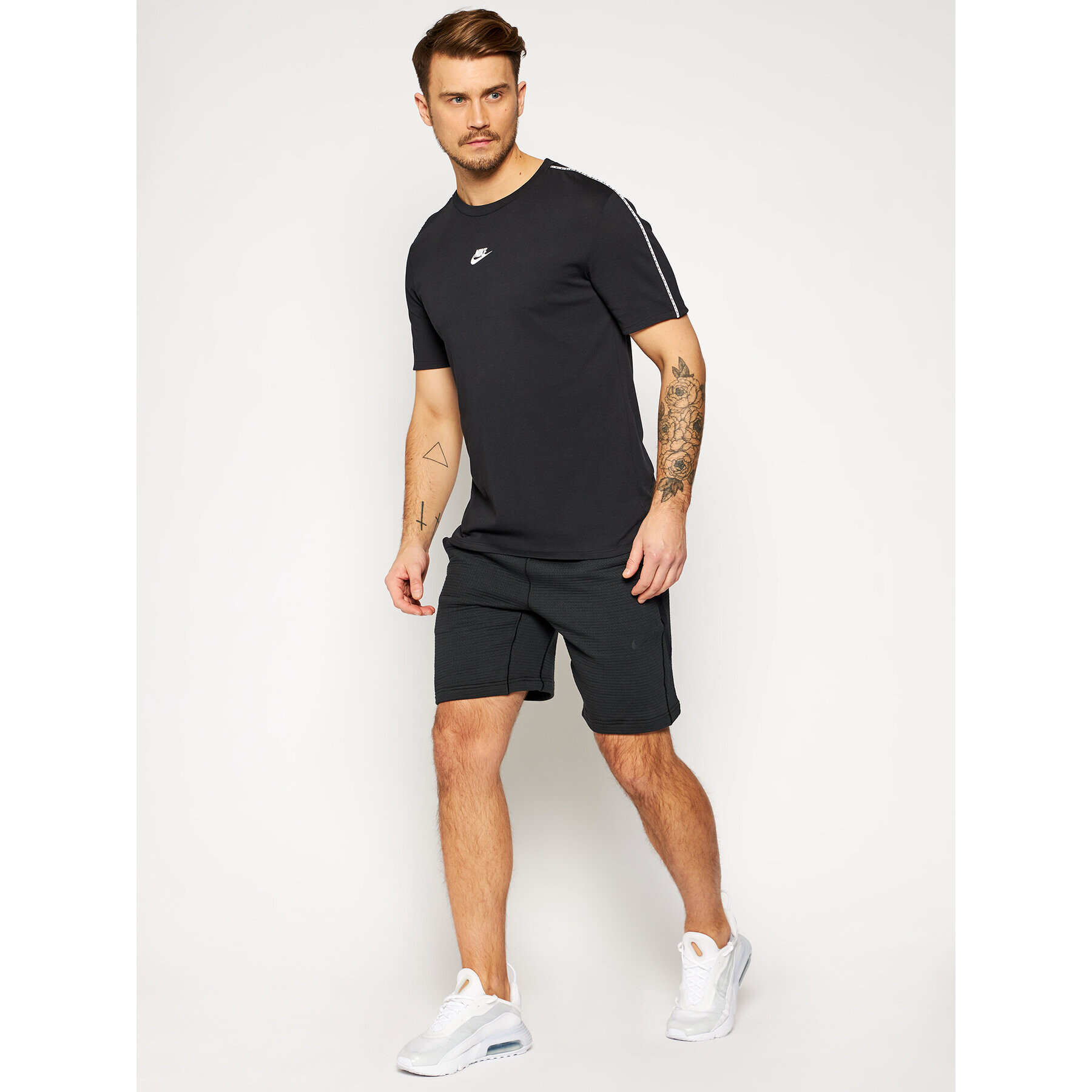 Nike Tricou Repeat CZ7825 Negru Standard Fit - Pled.ro