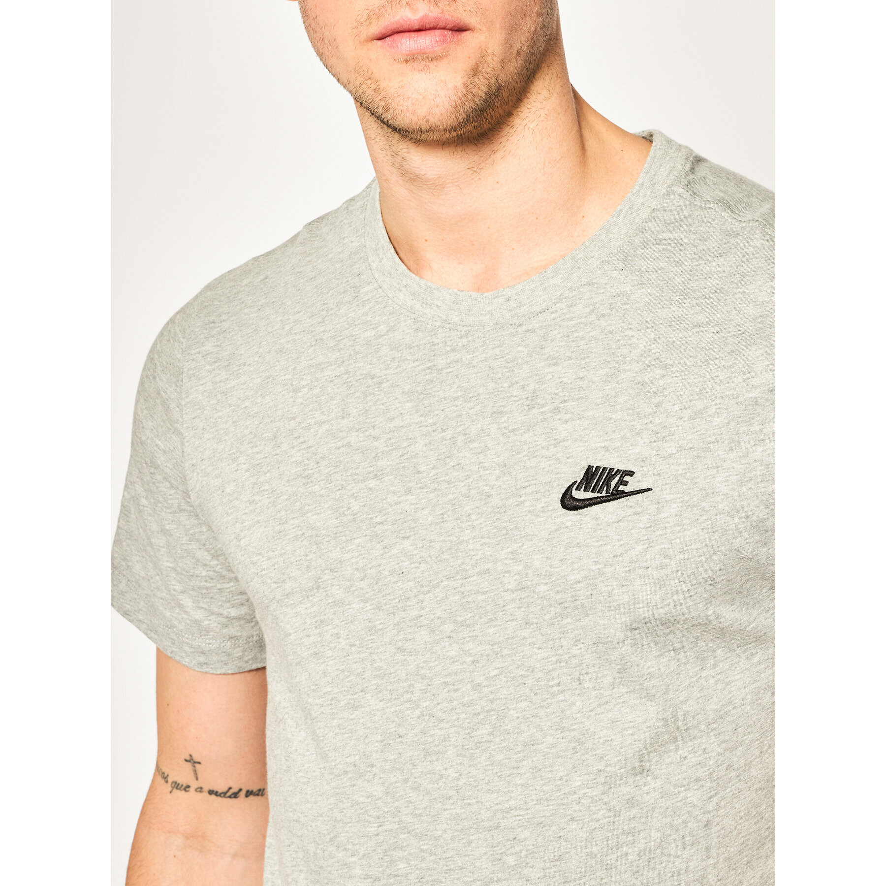 Nike Tricou Sportswear Club AR4997 Gri Standard Fit - Pled.ro