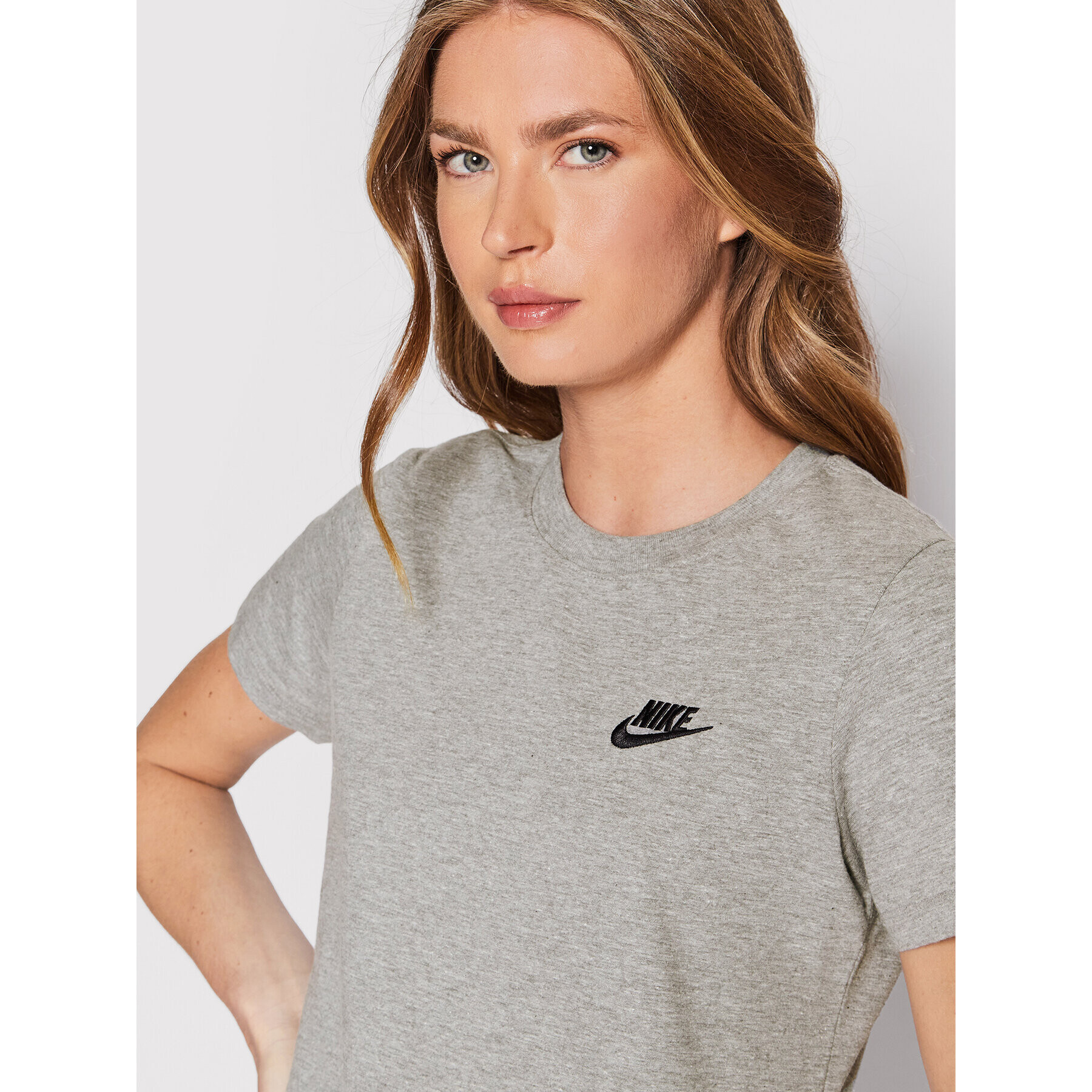 Nike Tricou Sportswear Club DN2393 Gri Relaxed Fit - Pled.ro