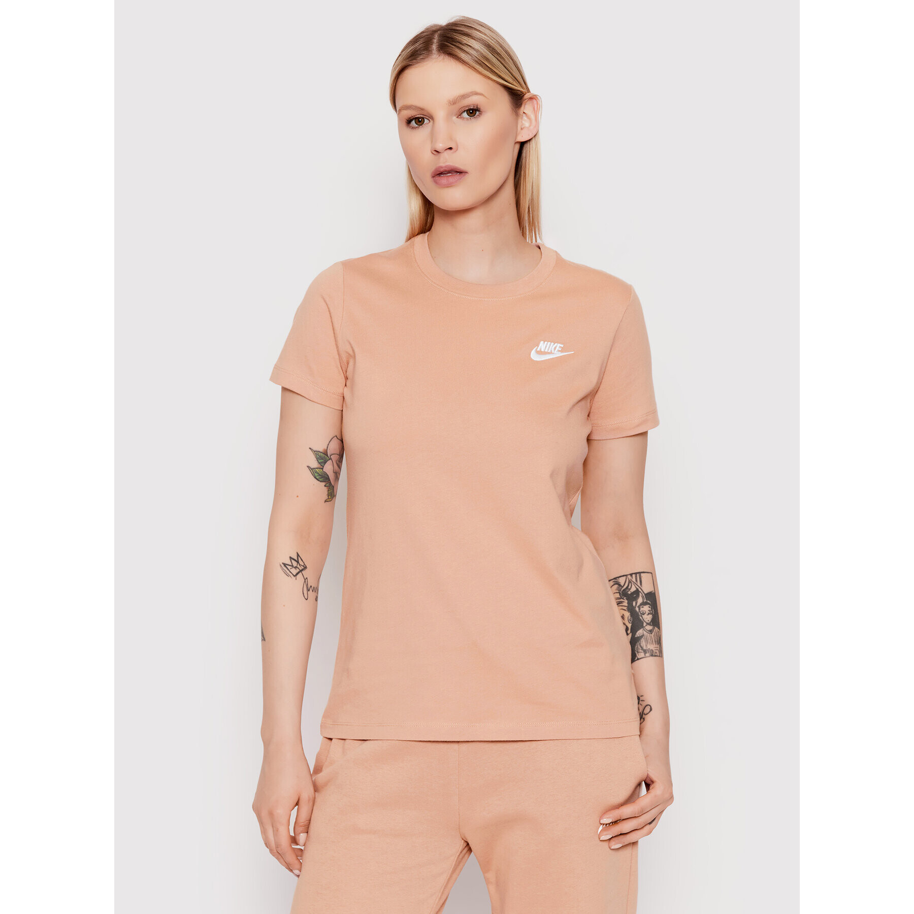 Nike Tricou Sportswear Club DN2393 Roz Relaxed Fit - Pled.ro