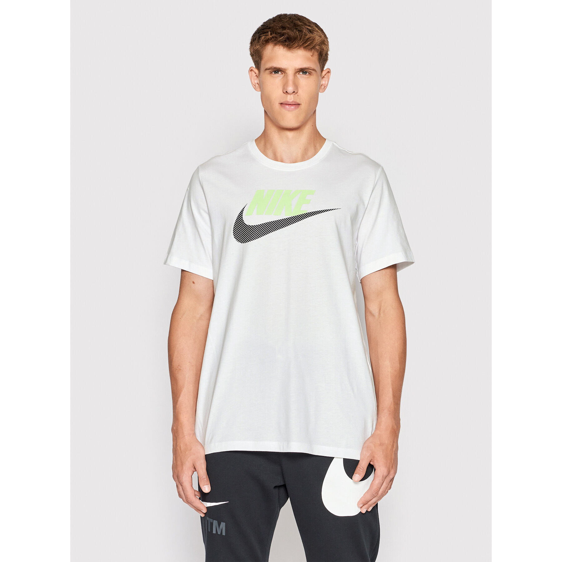 Nike Tricou Sportswear DB6523 Alb Standard Fit - Pled.ro