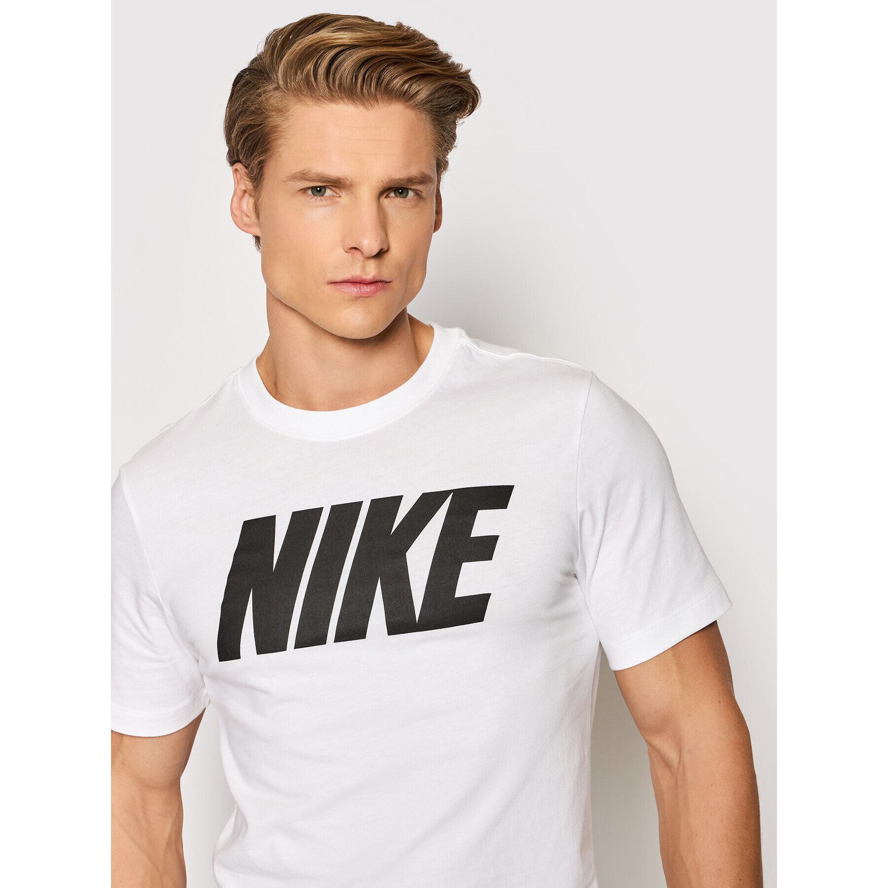 Nike Tricou Sportswear DC5092 Alb Standard Fit - Pled.ro