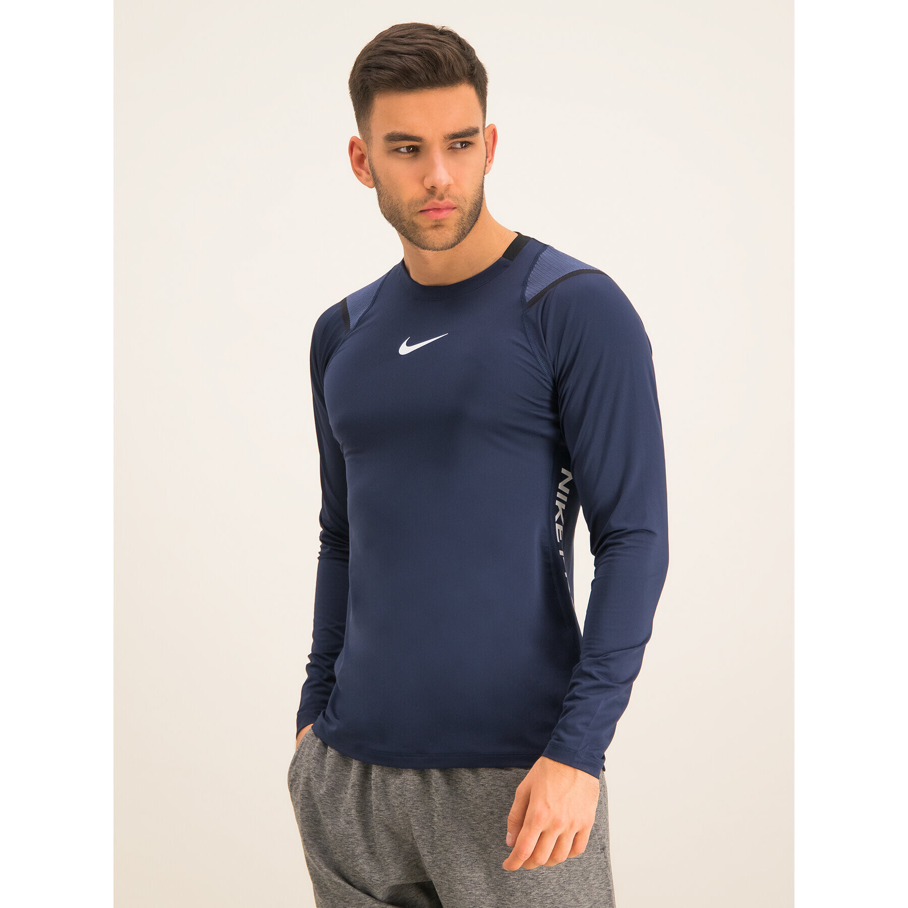 Nike Tricou tehnic AeroAdapt BV5508 Bleumarin Slim Fit - Pled.ro