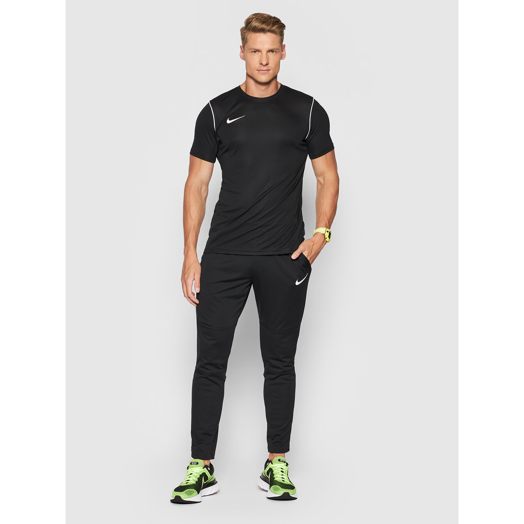 Nike Tricou tehnic Dri-Fit BV6883 Negru Regular Fit - Pled.ro