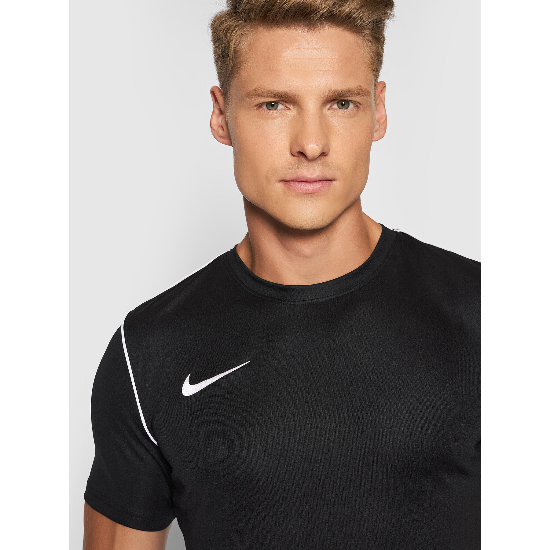 Nike Tricou tehnic Dri-Fit BV6883 Negru Regular Fit - Pled.ro