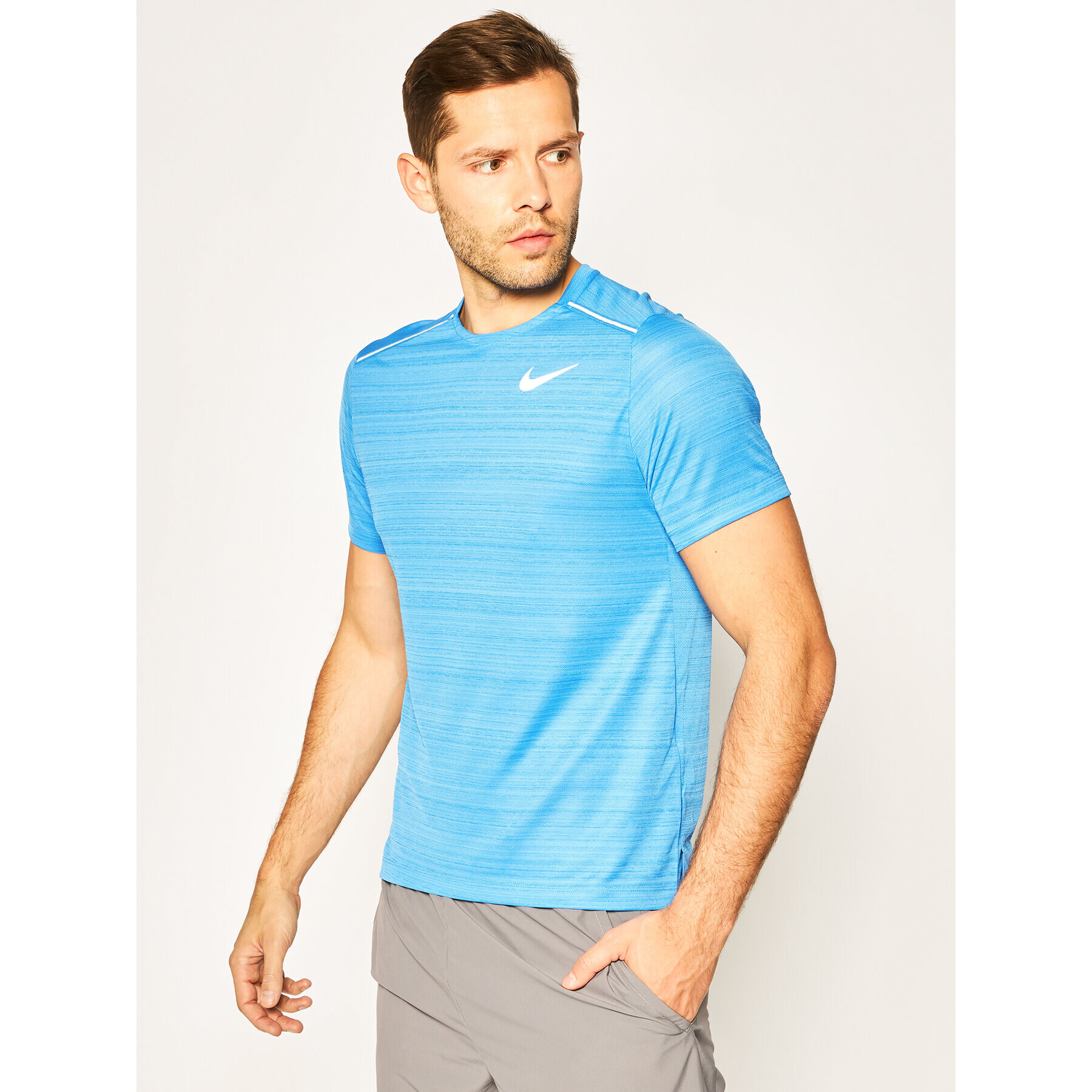 Nike Tricou tehnic Miler AJ7565 Albastru Standard Fit - Pled.ro