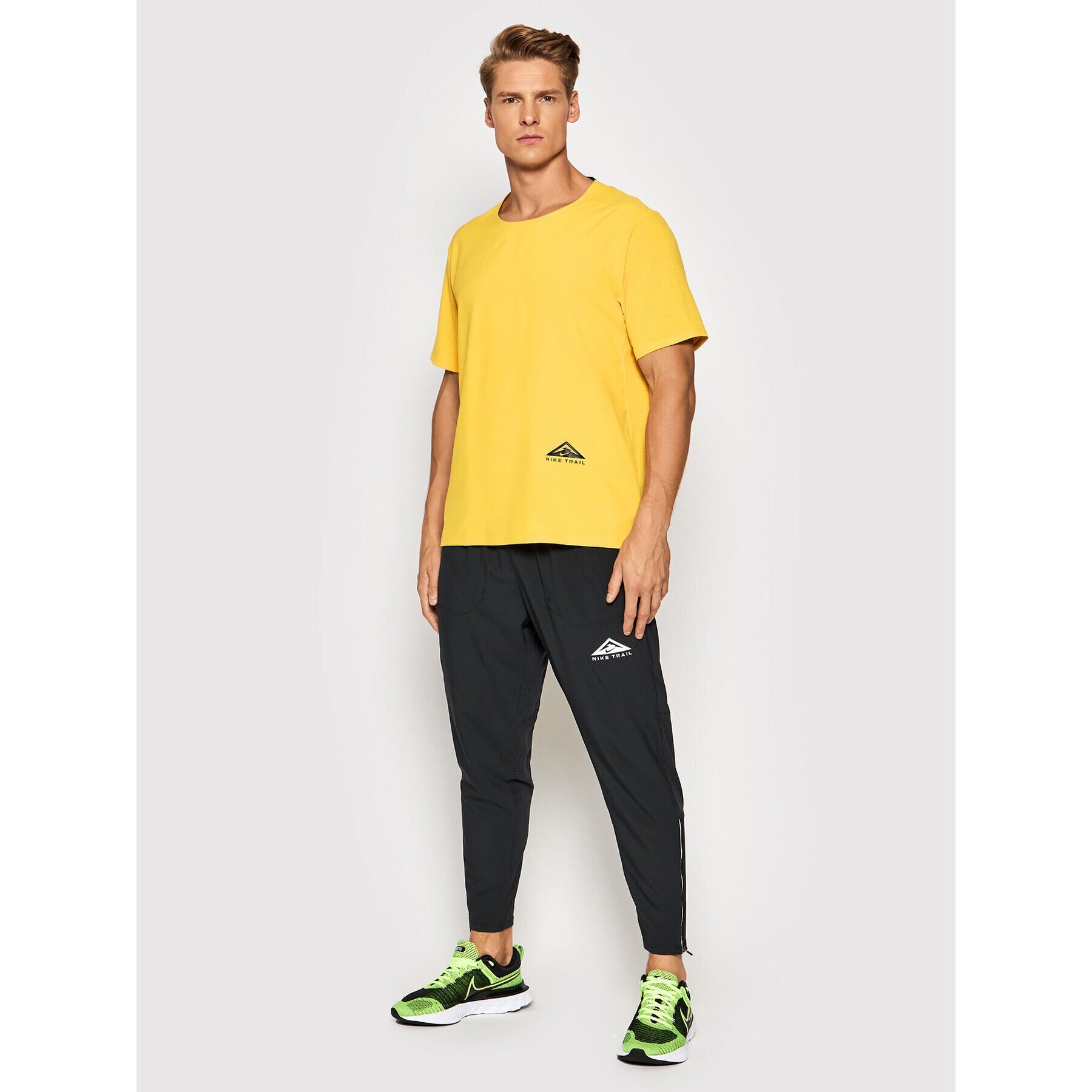 Nike Tricou tehnic Rise 365 CZ9050 Galben Standard Fit - Pled.ro