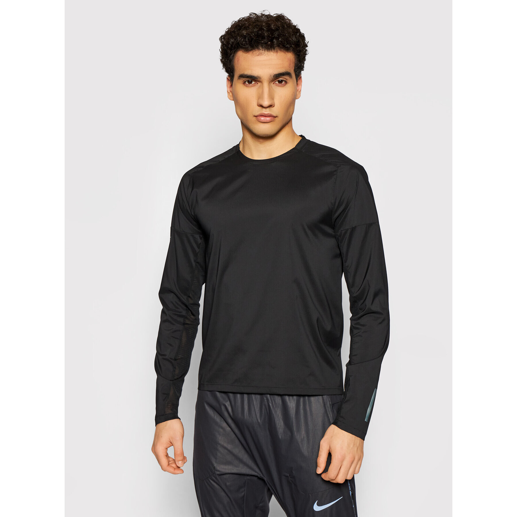 Nike Tricou tehnic Tech Pack CJ5780 Negru Standard Fit - Pled.ro